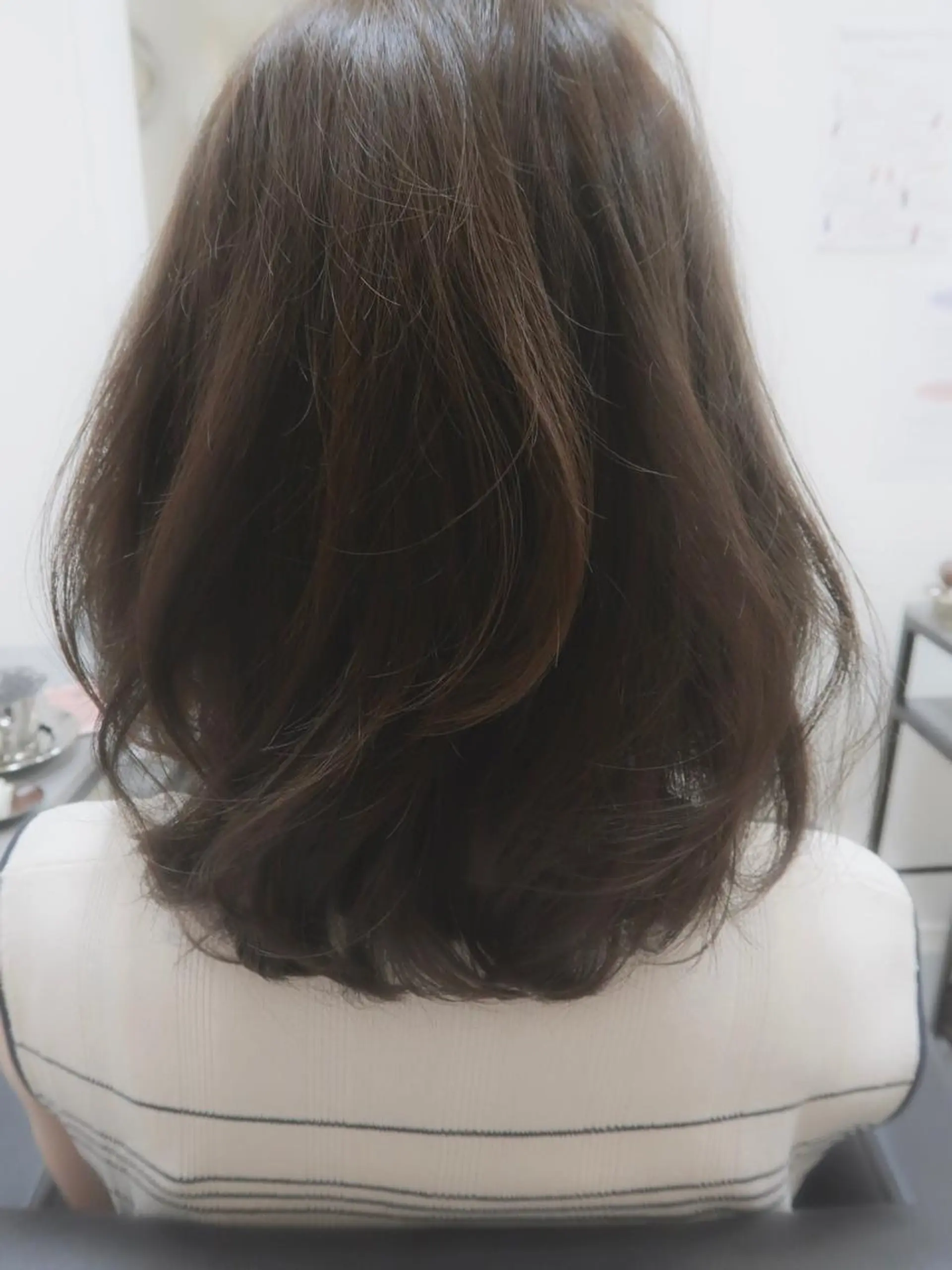 ミディアム カラー フォギーグレージュ グレージュ 上尾 純也のヘアスタイル