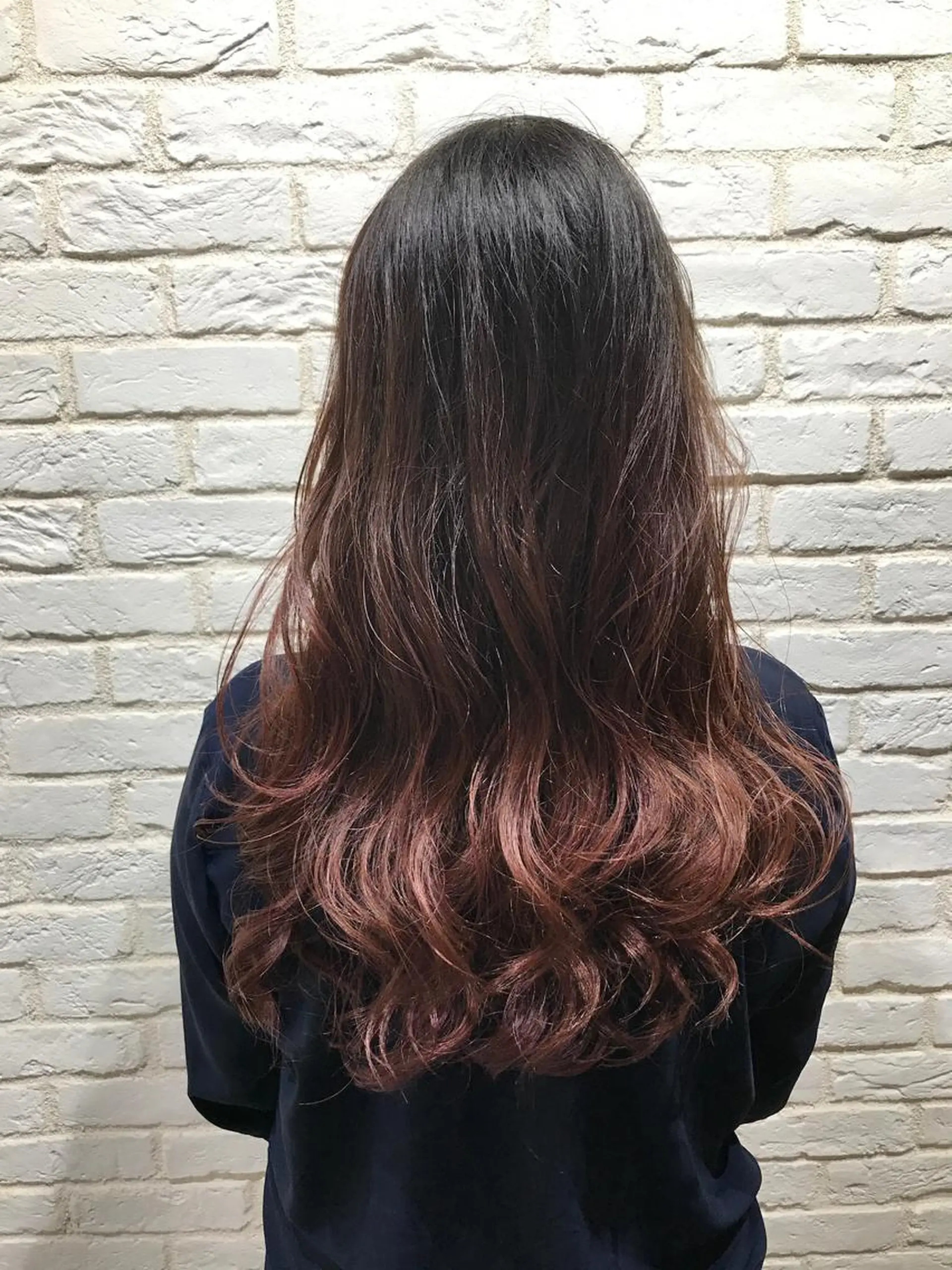 ロング カラー 透明感カラー グラデーションカラー ハイライトカラー ピンクカラー ハイライト Neale. yumiのヘアスタイル