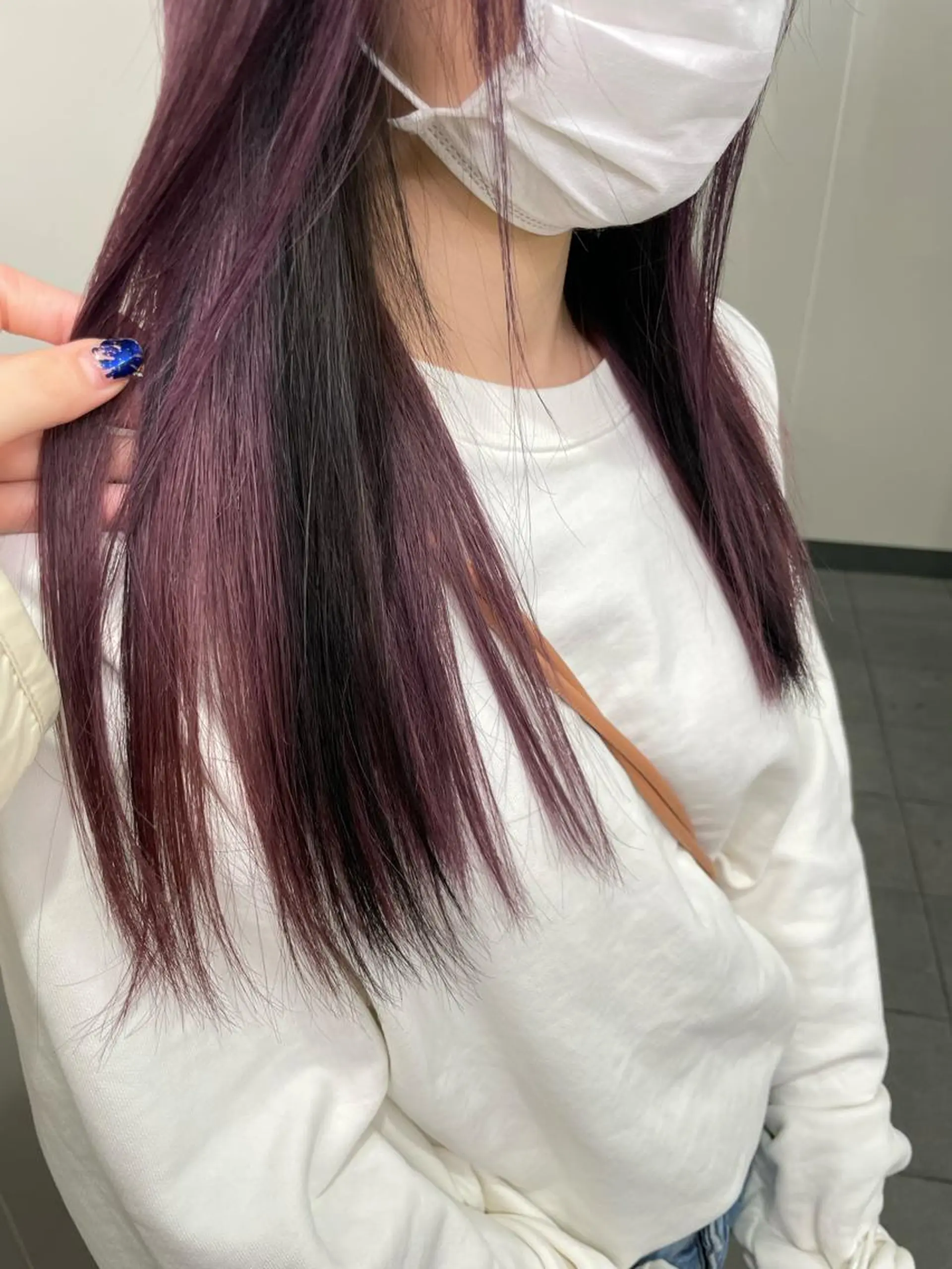 ロング カラー akane .のヘアスタイル