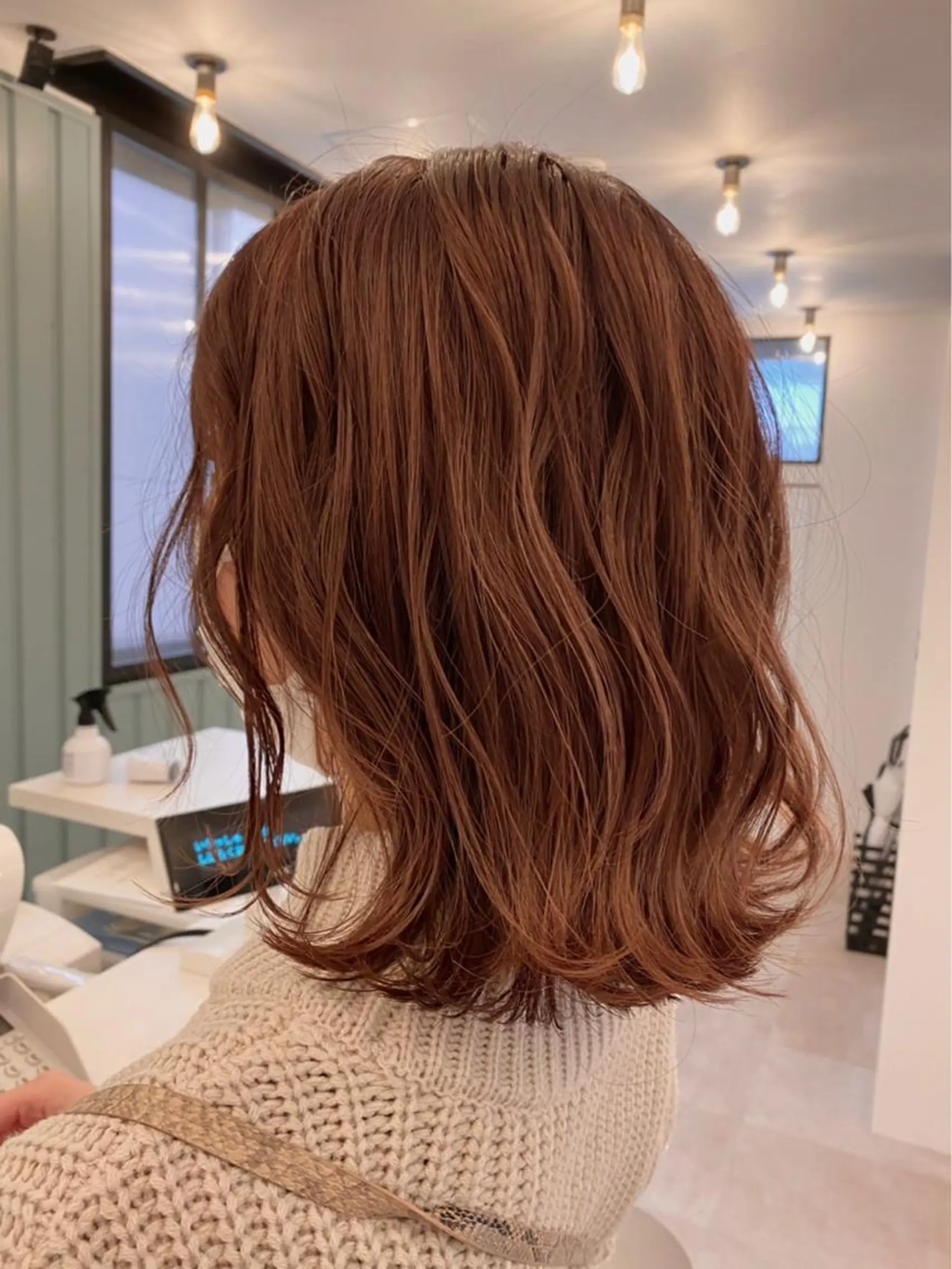 セミロング カラー Emerge 新宿東口店所属・堀山 佳奈のヘアスタイル