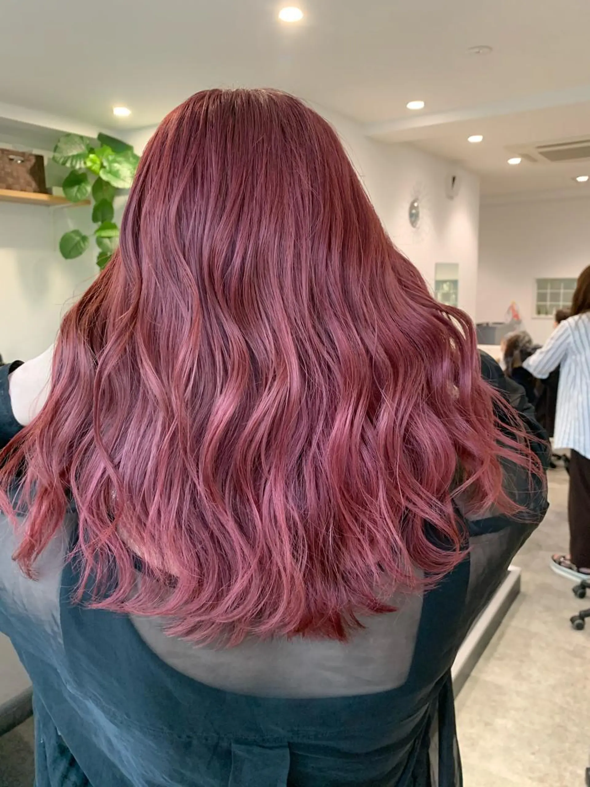 セミロング カット トリートメント ヨシミ カズヤのヘアスタイル