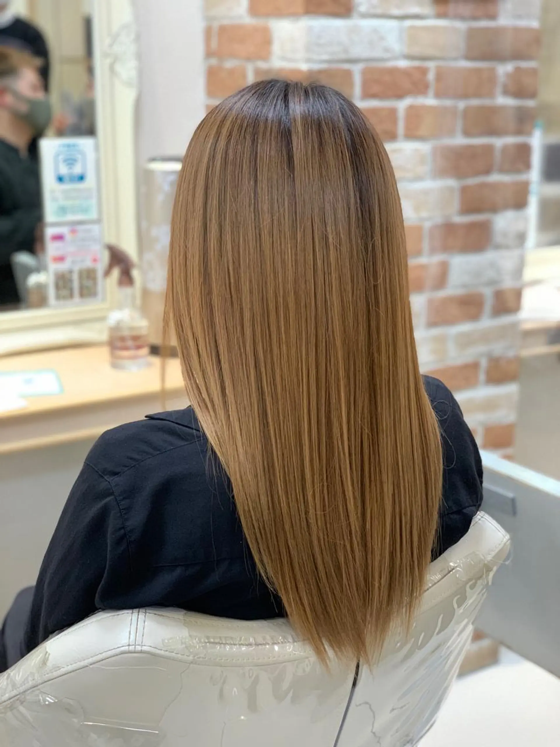 セミロング カット 縮毛矯正 難波 勝哉のヘアスタイル