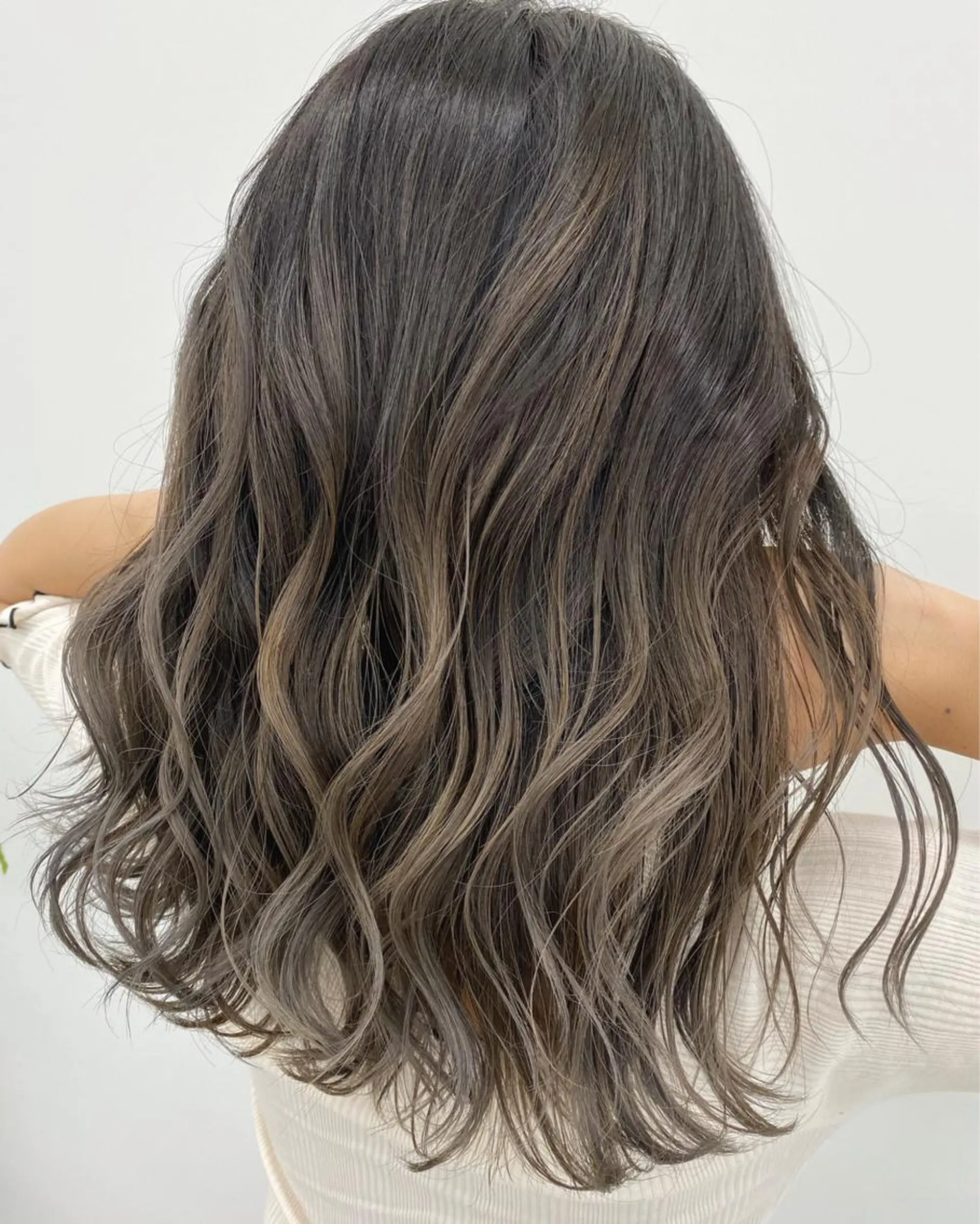 カラー バレイヤージュ LINOET NAGOYA所属・中川 来紀のヘアスタイル