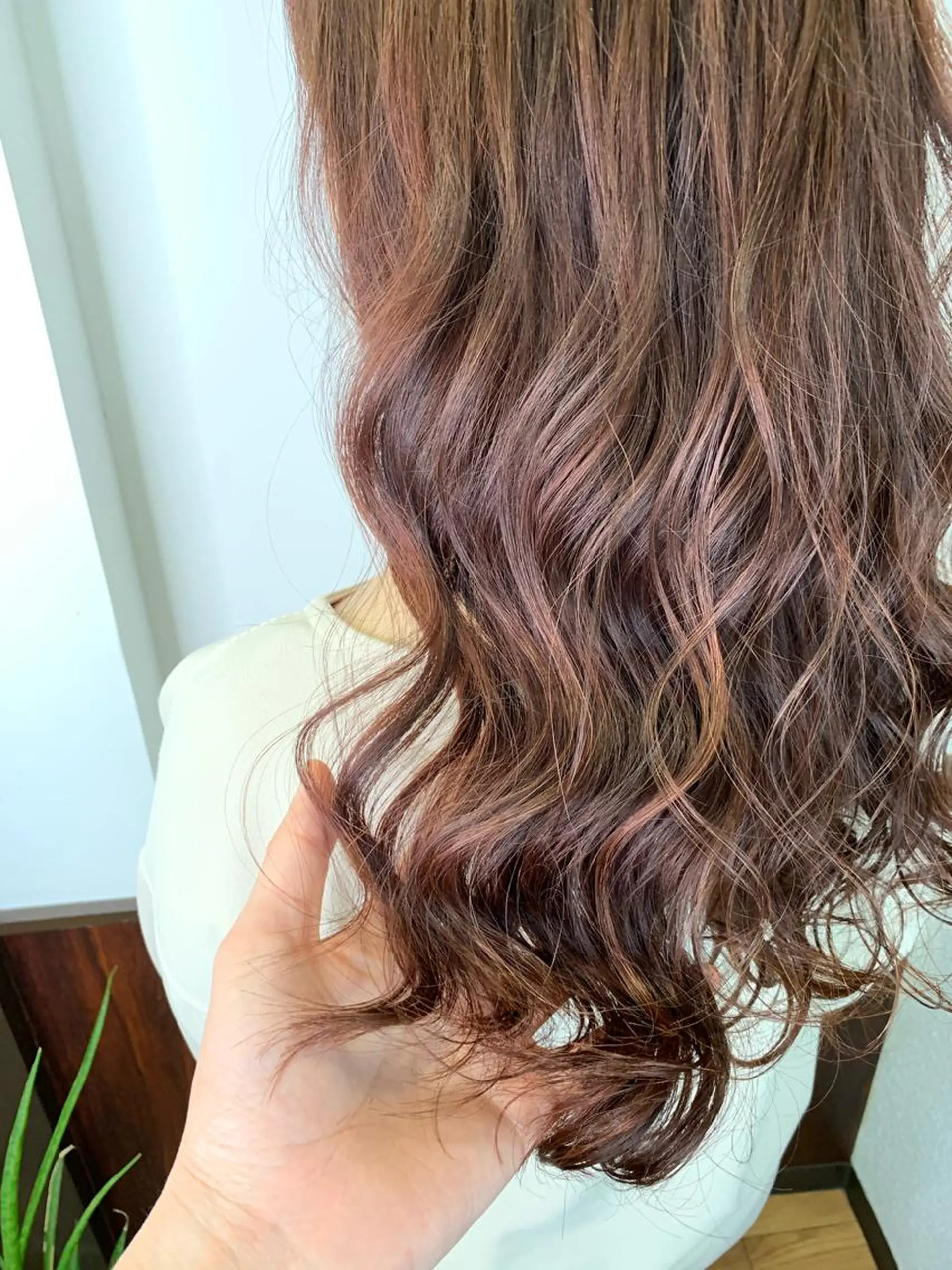 セミロング ハイライト カット トリートメント キラ ゲンキのヘアスタイル