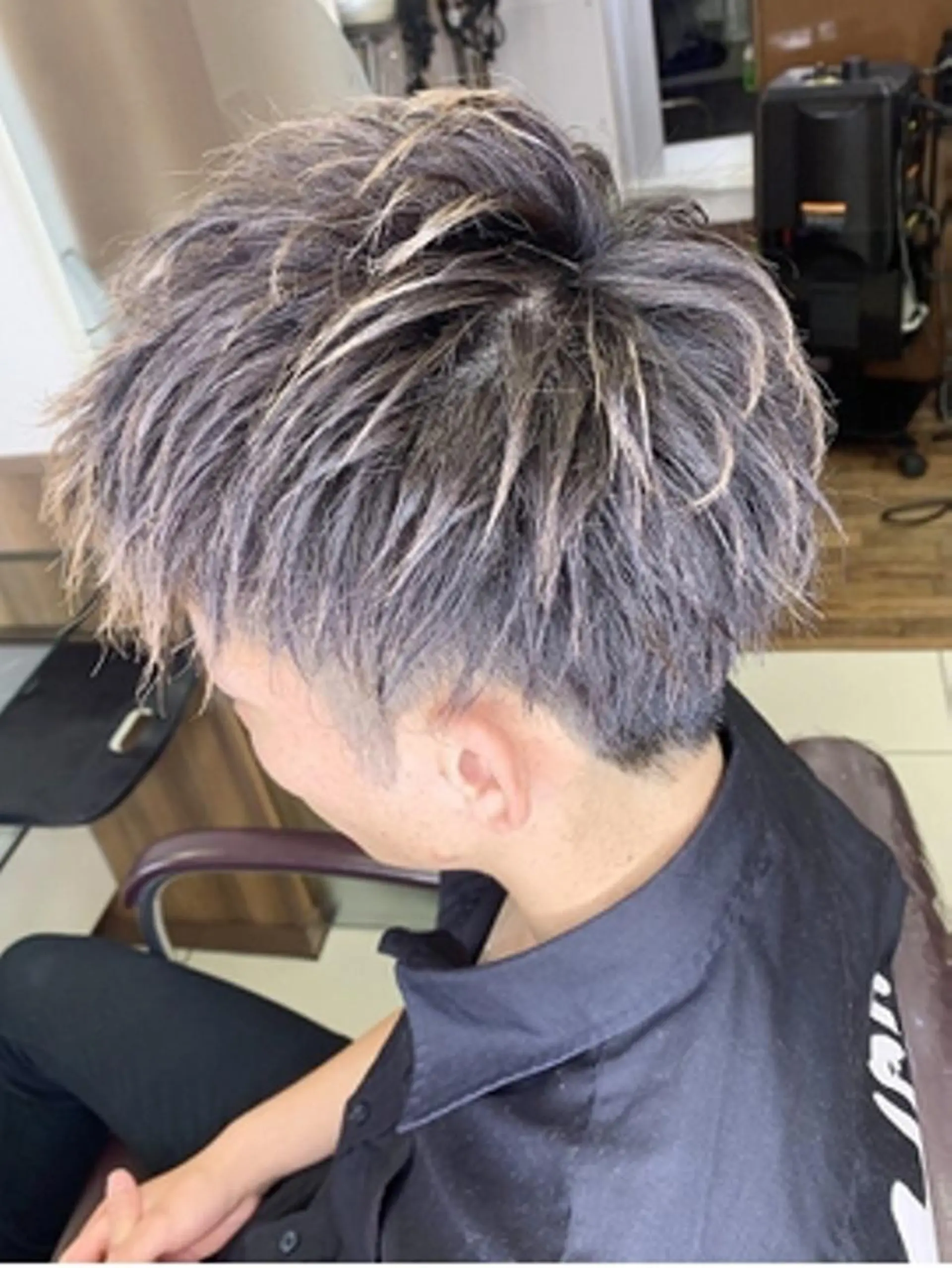 ミディアム カラー メンズ メンズハイトーン マッシュ ハイトーンカラー カット 山口 寛生のヘアスタイル