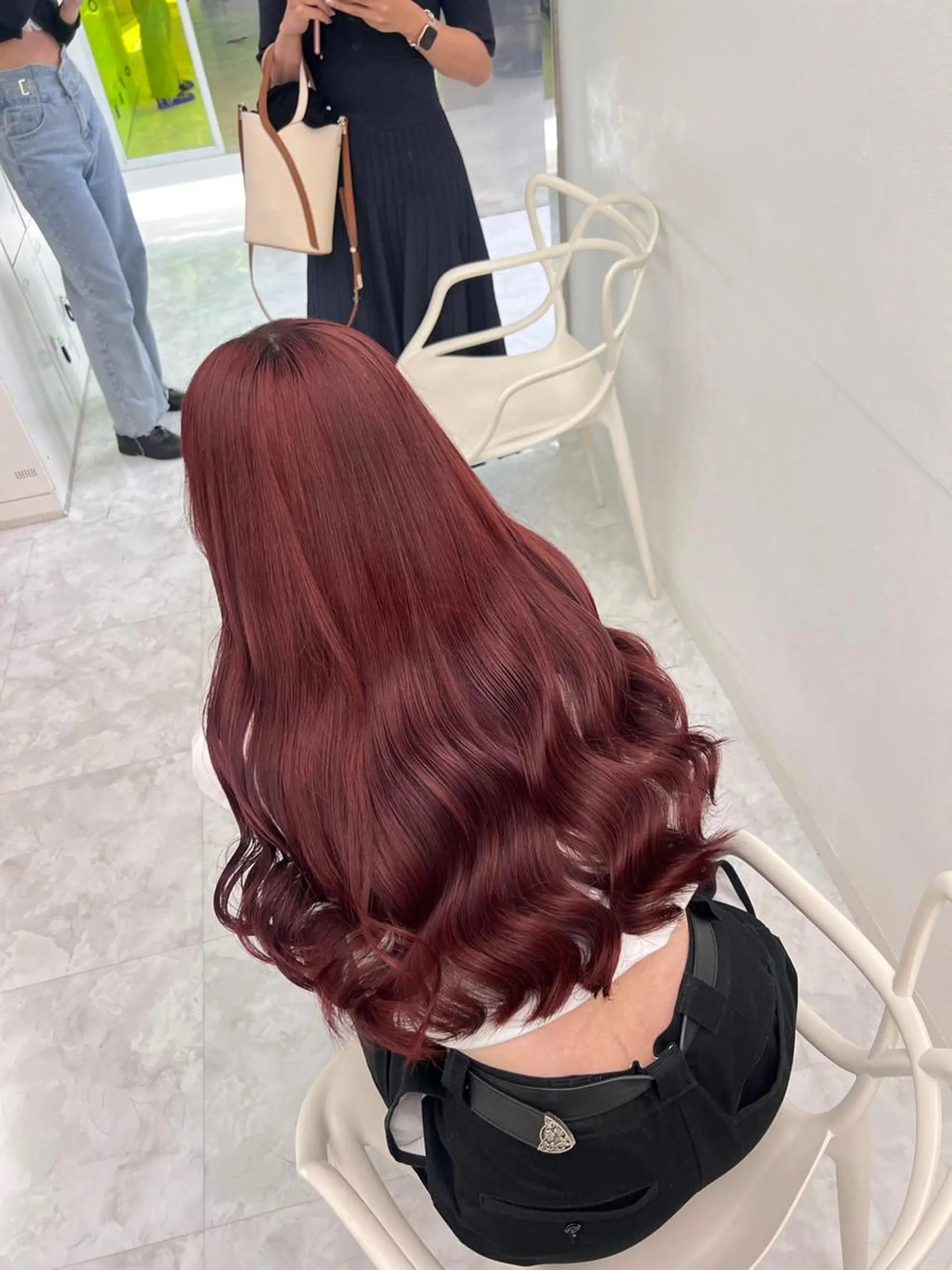 ロング カラー ヘアアレンジ メンズ ヘアカラー 艶感ミルクティー🤍 色落ち綺麗🤍ともやのヘアスタイル