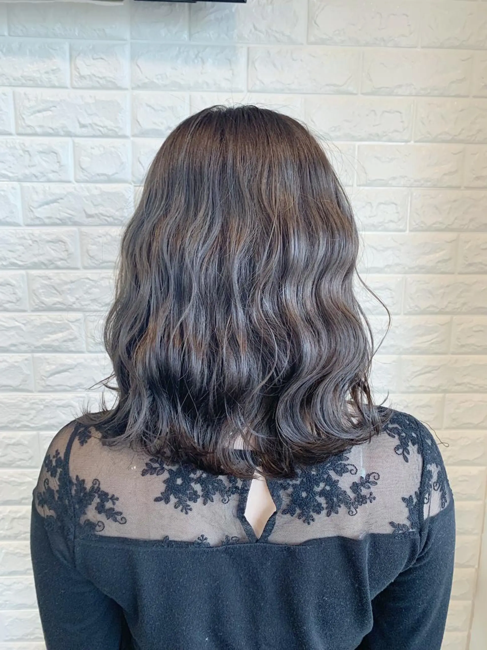 ミディアム カラー ヘアアレンジ ダークグレー 🌿‬ ܸAir 透明感🌱西村知佳のヘアスタイル