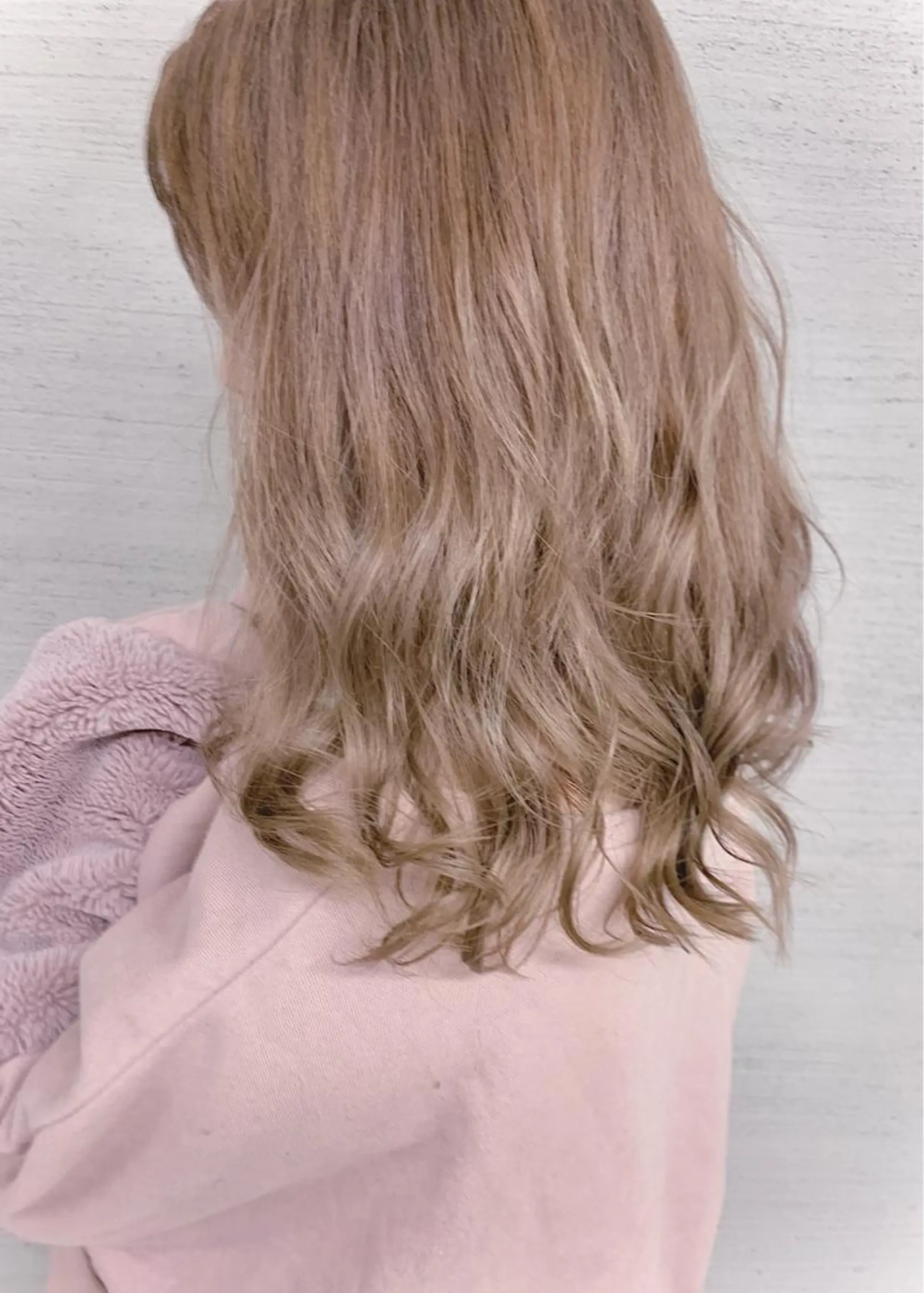 セミロング カット ヘアカラー WEG 難波のヘアスタイル