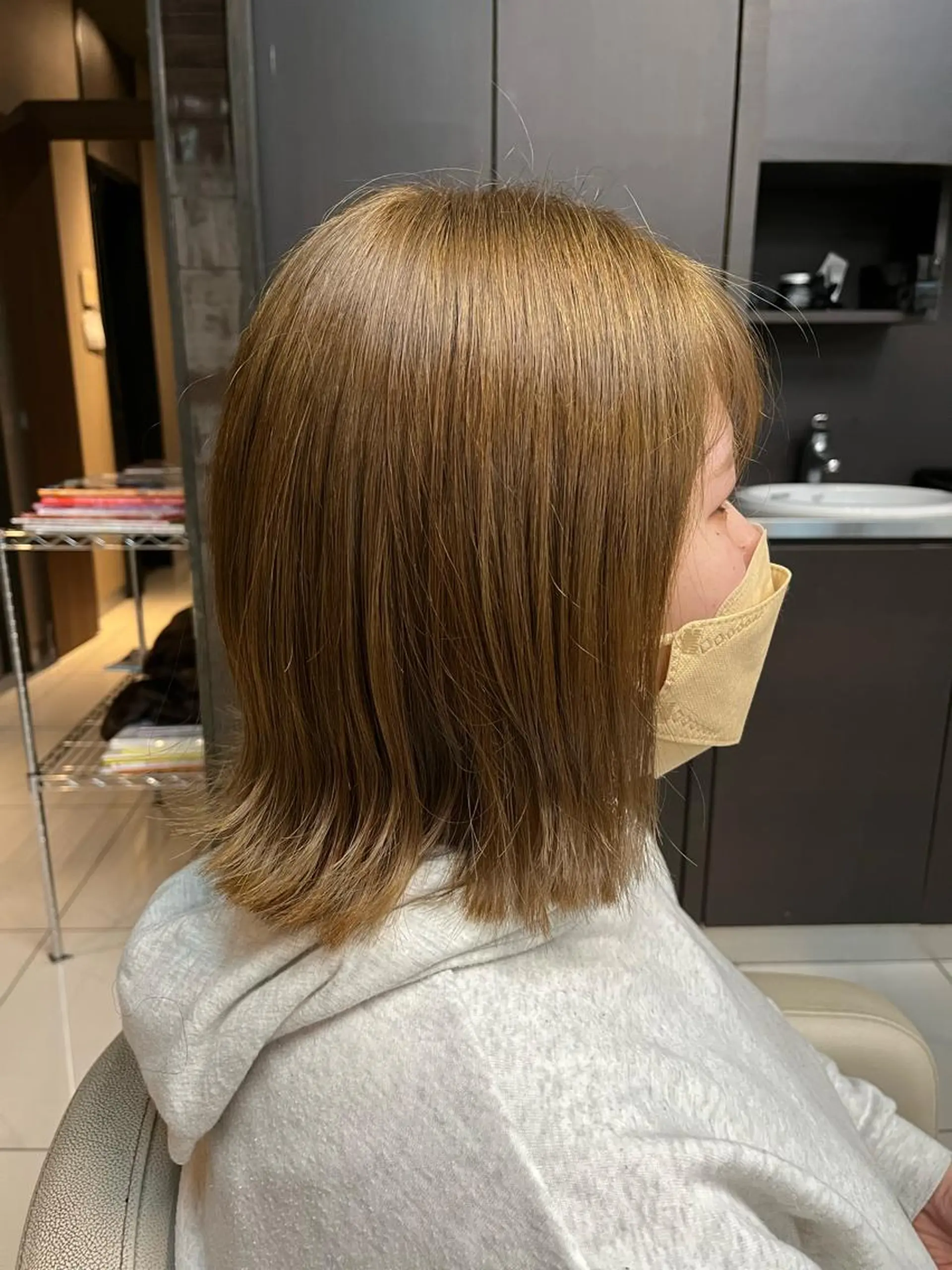 ミディアム カラー RAY Field 小佐井悠未のヘアスタイル