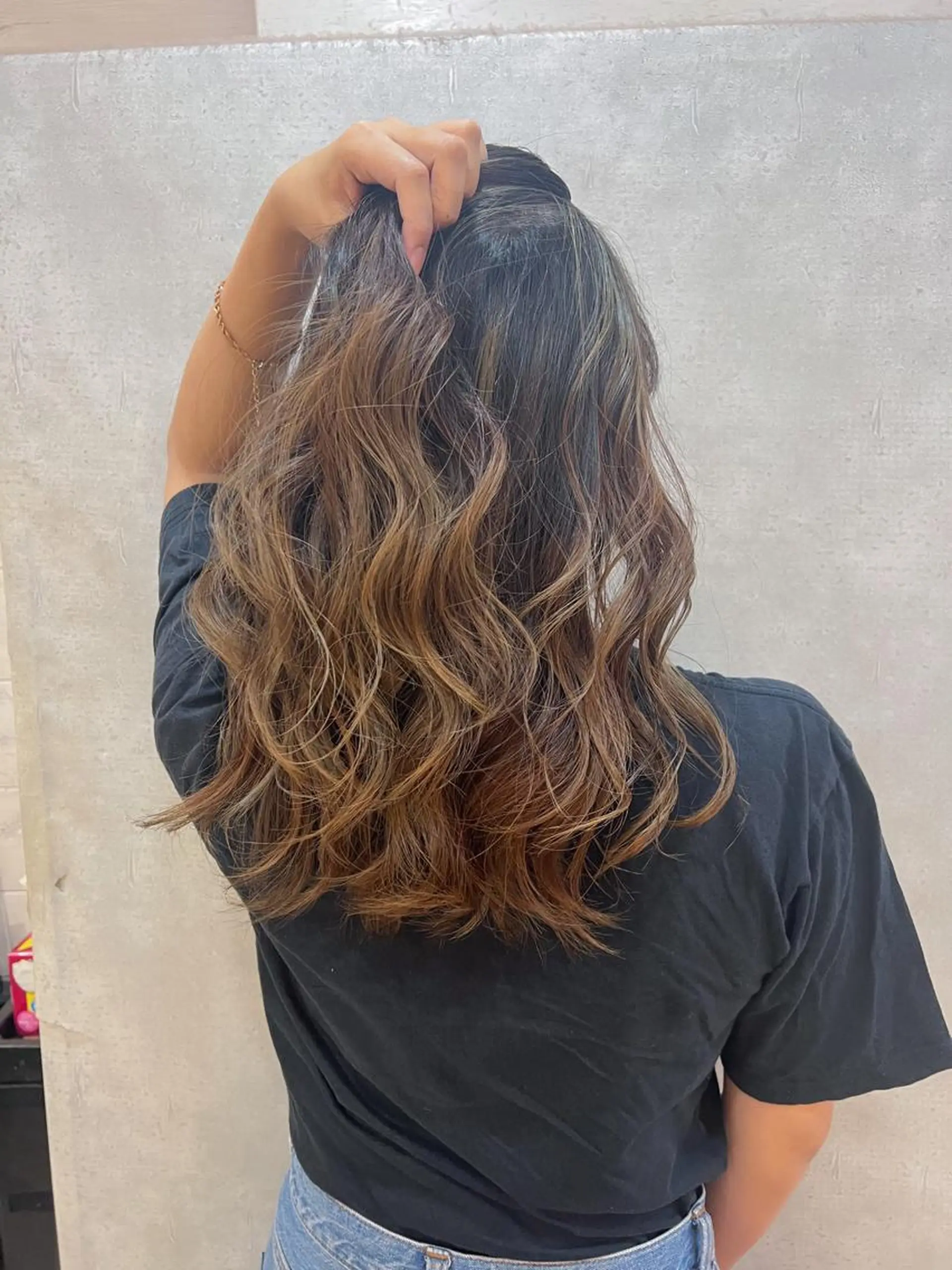 ロング カラー 鈴木 悠平のヘアスタイル