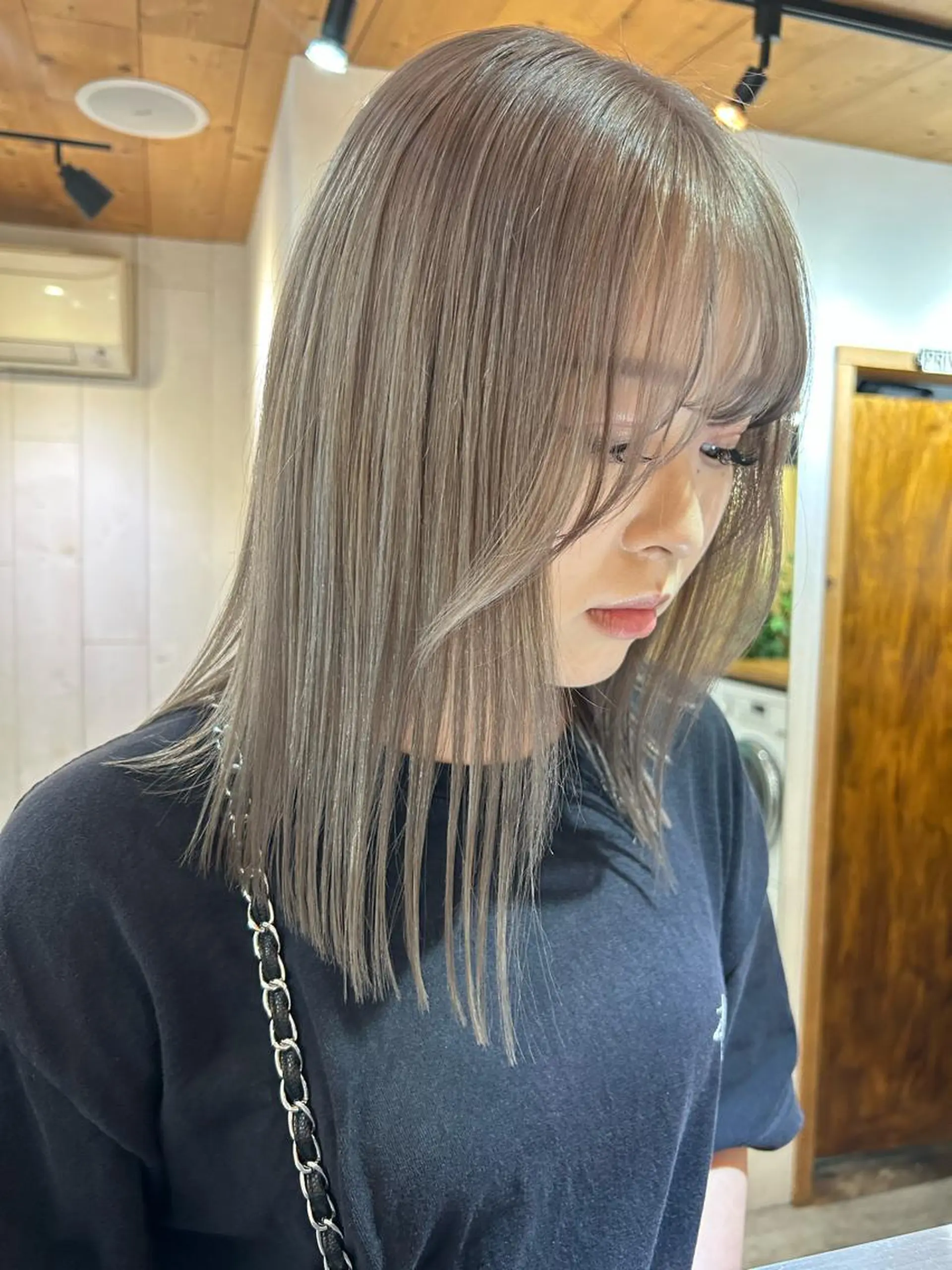 セミロング カラー グレージュ ミルクティーグレージュ カット ヘアカラー トリートメント 🧸艶々韓国ヘア 🧁mizunaのヘアスタイル