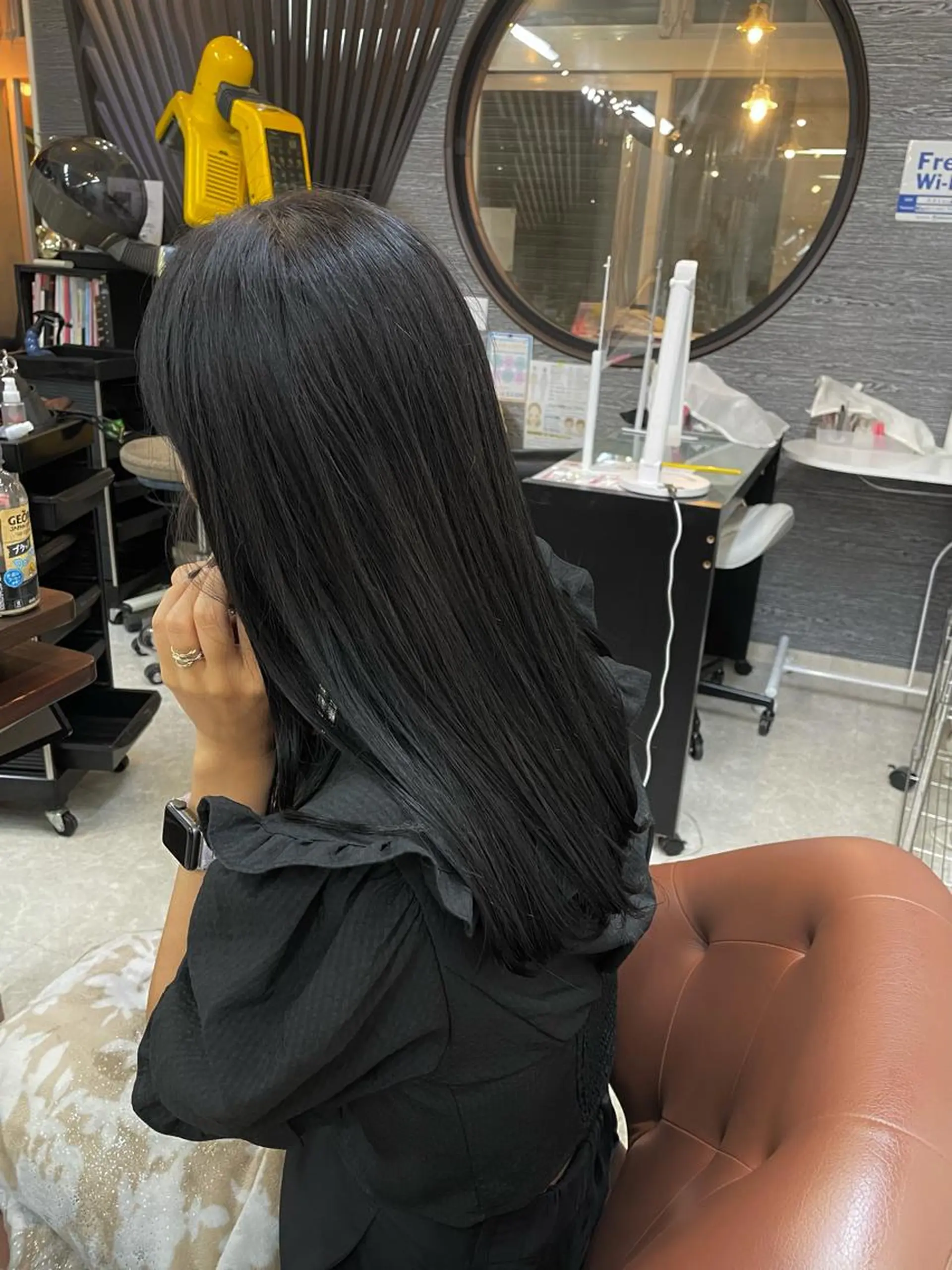 セミロング カラー 能登谷 泉稀のヘアスタイル
