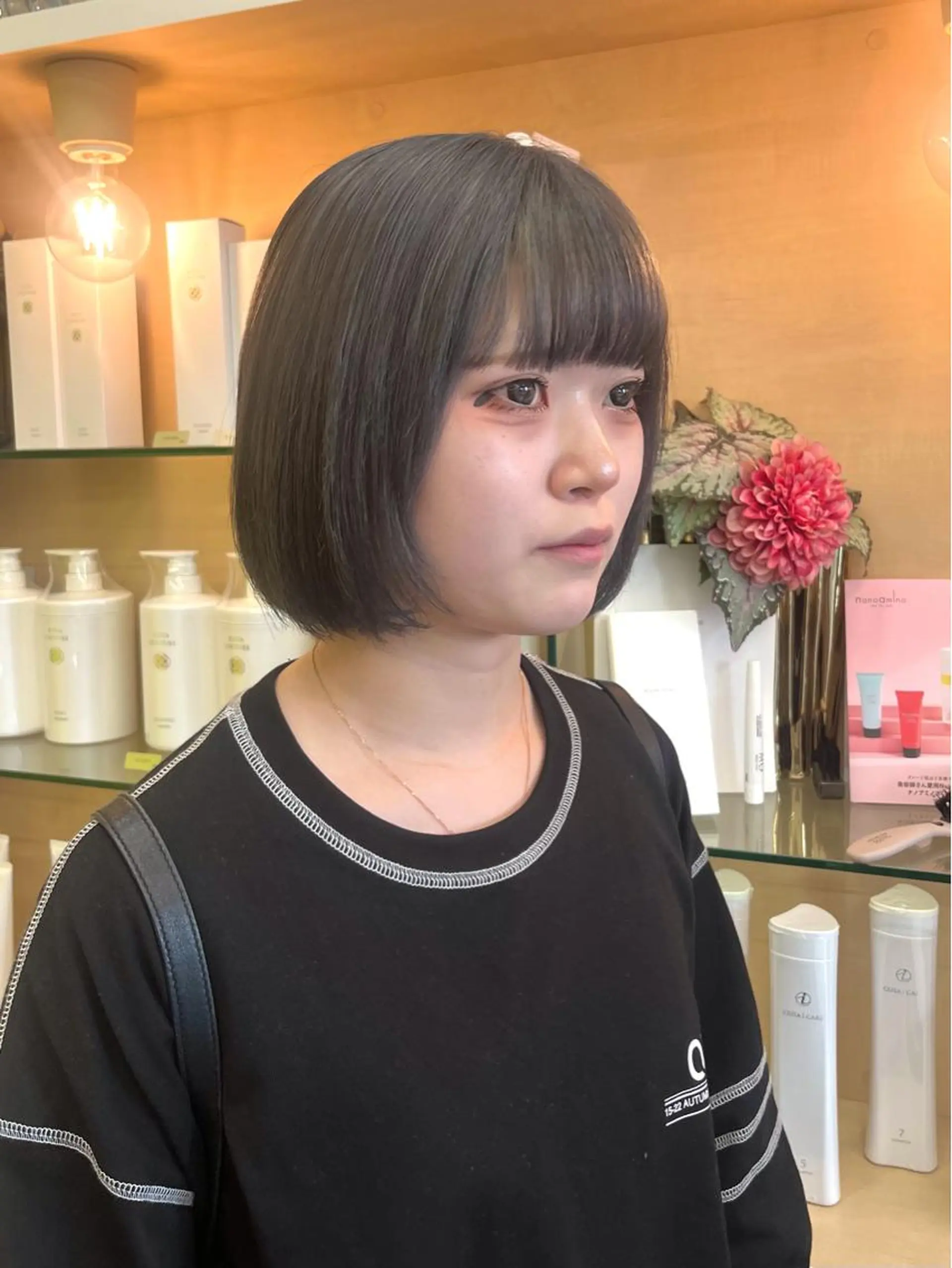 ショート カラー ブリーチ 山下 とよかのヘアスタイル