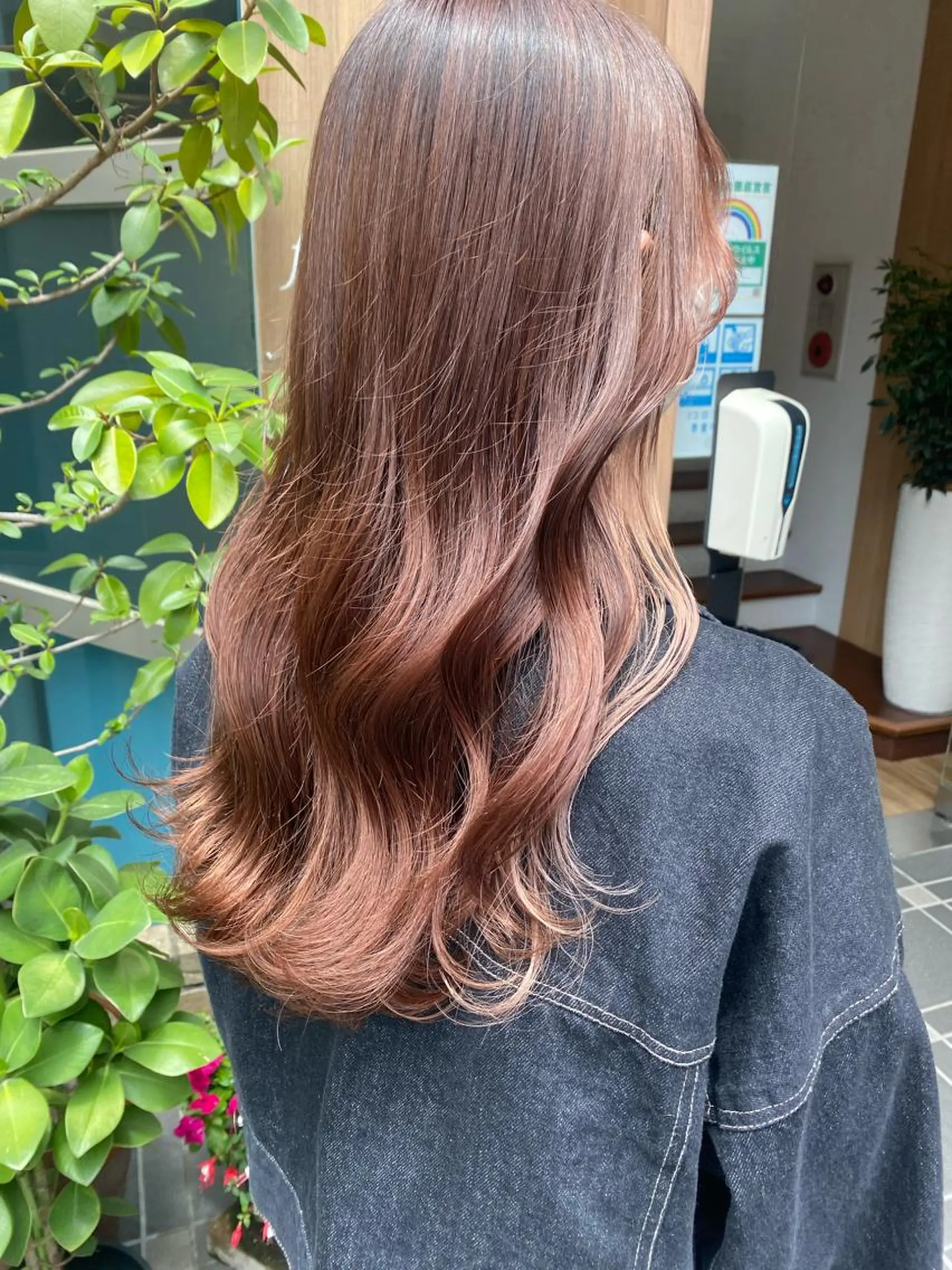 ロング カラー インナーカラー ヘアカラー トリートメント レイヤーカット /透明感/千葉怜寿のヘアスタイル