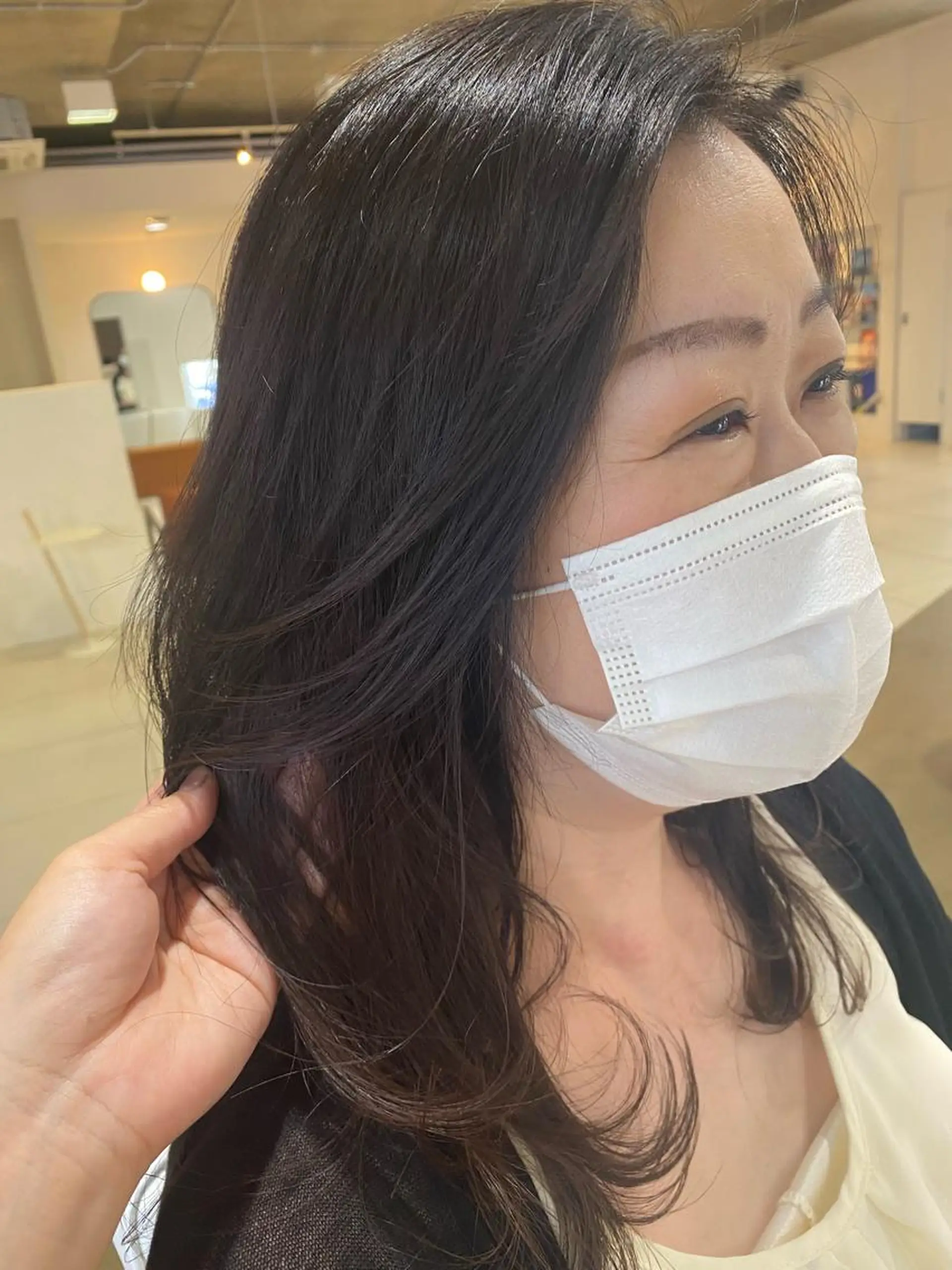 セミロング 顔まわりレイヤー レイヤーカット I nagiのヘアスタイル