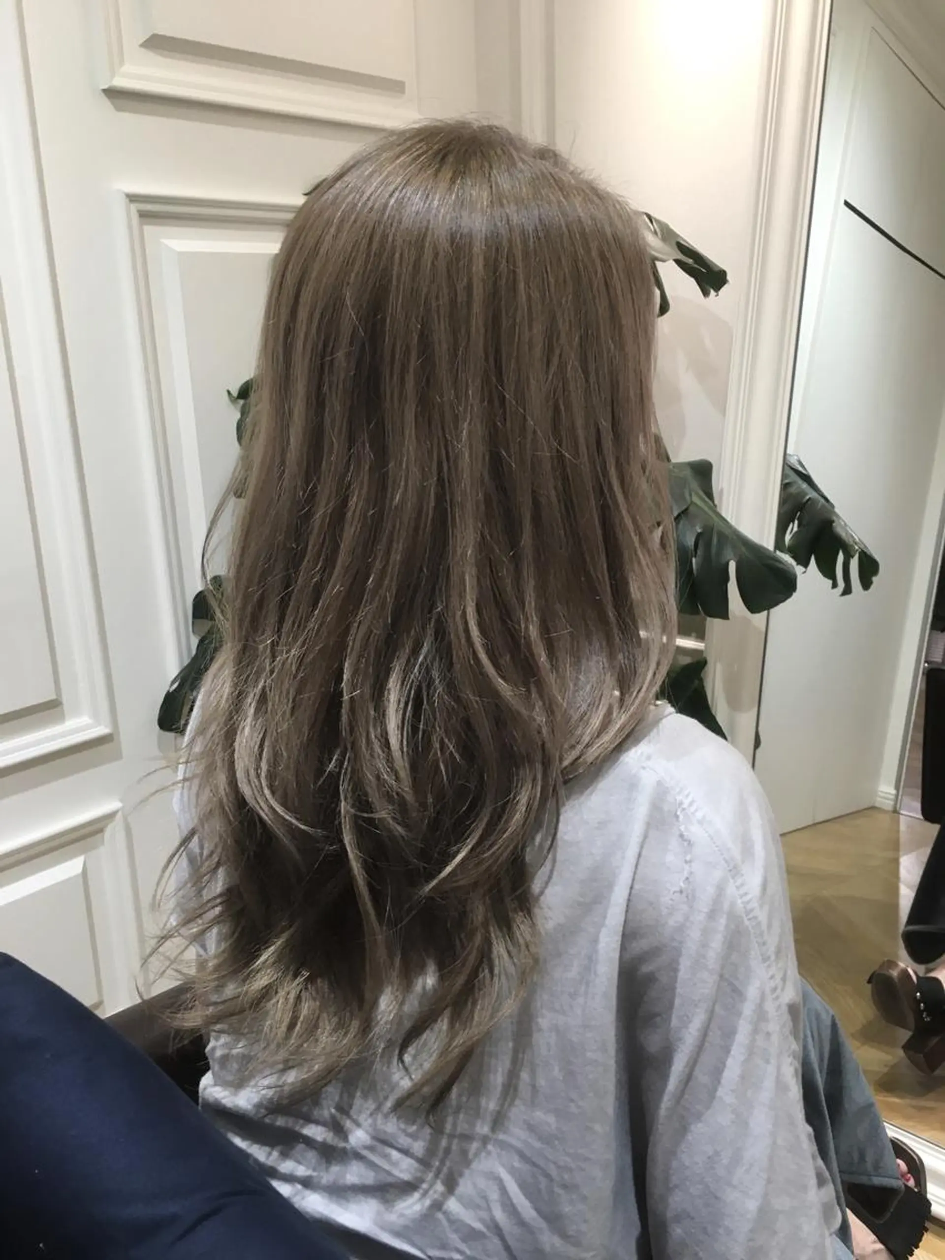 ミディアム セミロング ロング カラー ダブルカラー グレージュ ハイトーンカラー ハイトーングレージュ 酸性縮毛矯正のプロ 杉山玲介のヘアスタイル