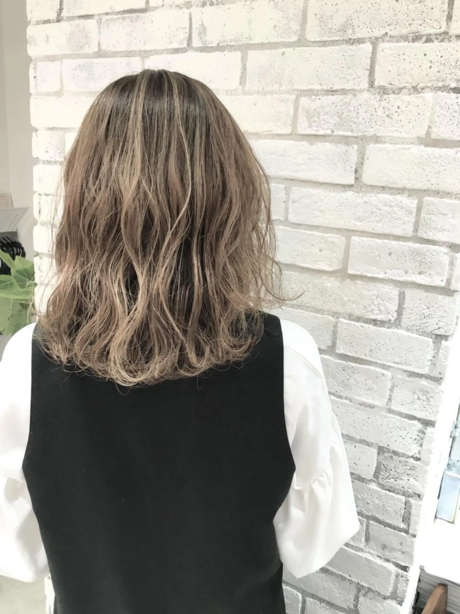 セミロング カラー パーマ ヘアアレンジ メンズ キッズ ネイル マツエク・マツパ ヘアカラー バレイヤージュ/ 髪質改善/渡邉悟🌱のヘアスタイル
