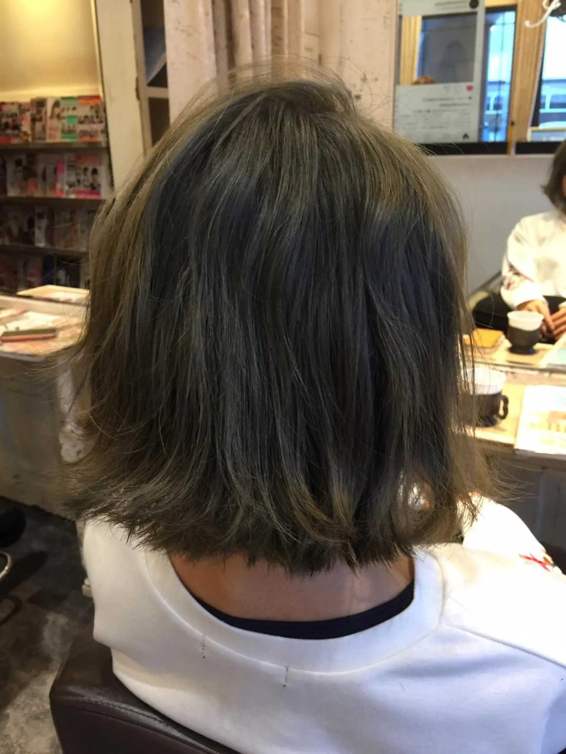 ミディアム カラー グレージュ otto滑川市 yukaのヘアスタイル