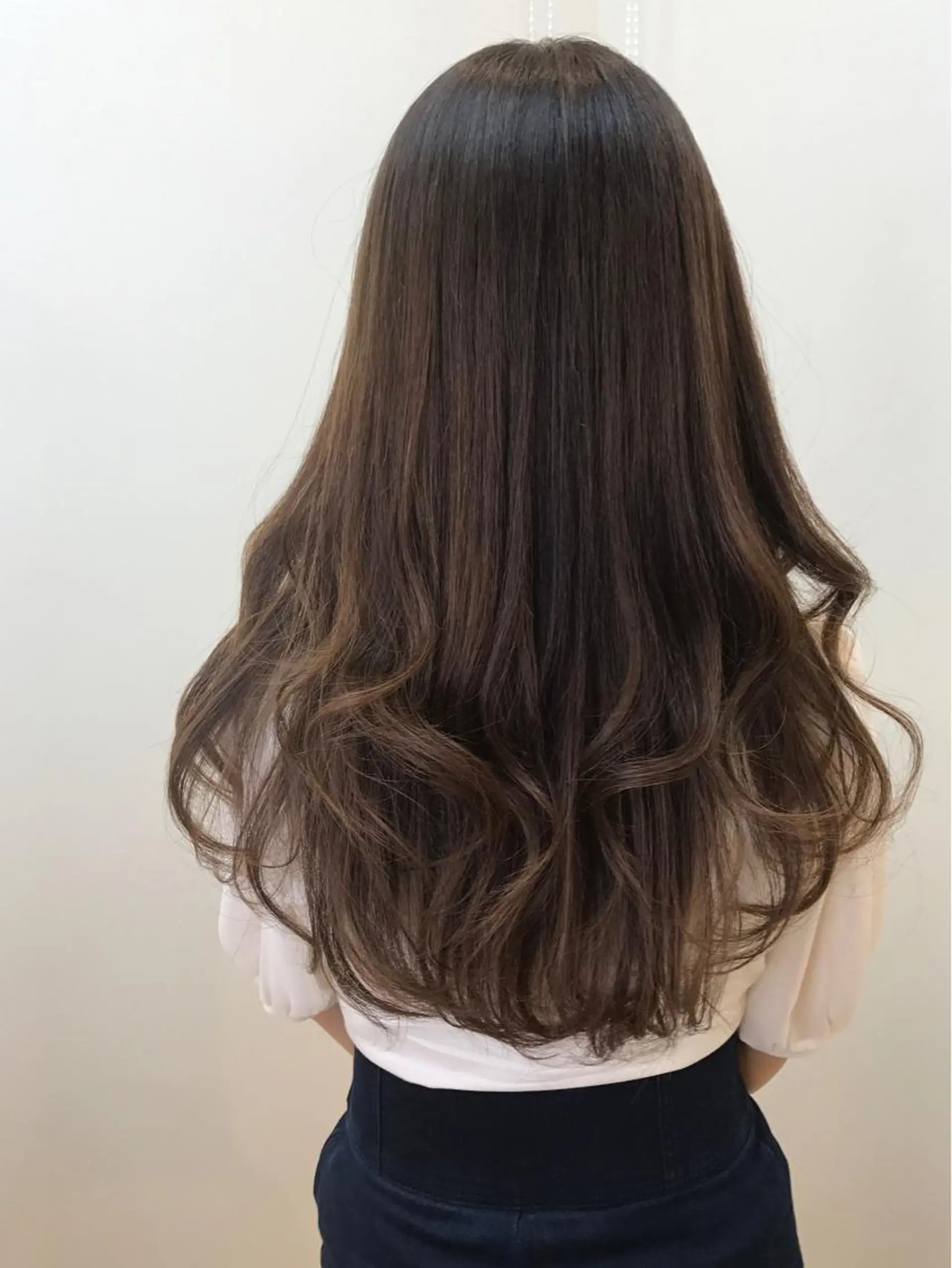 ロング カラー 湯浅 了一のヘアスタイル