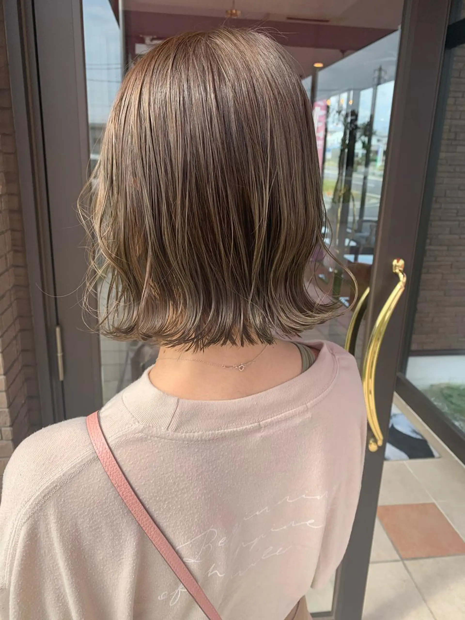 ミディアム カラー ヘアカラー トリートメント 坂井 水菜美のヘアスタイル