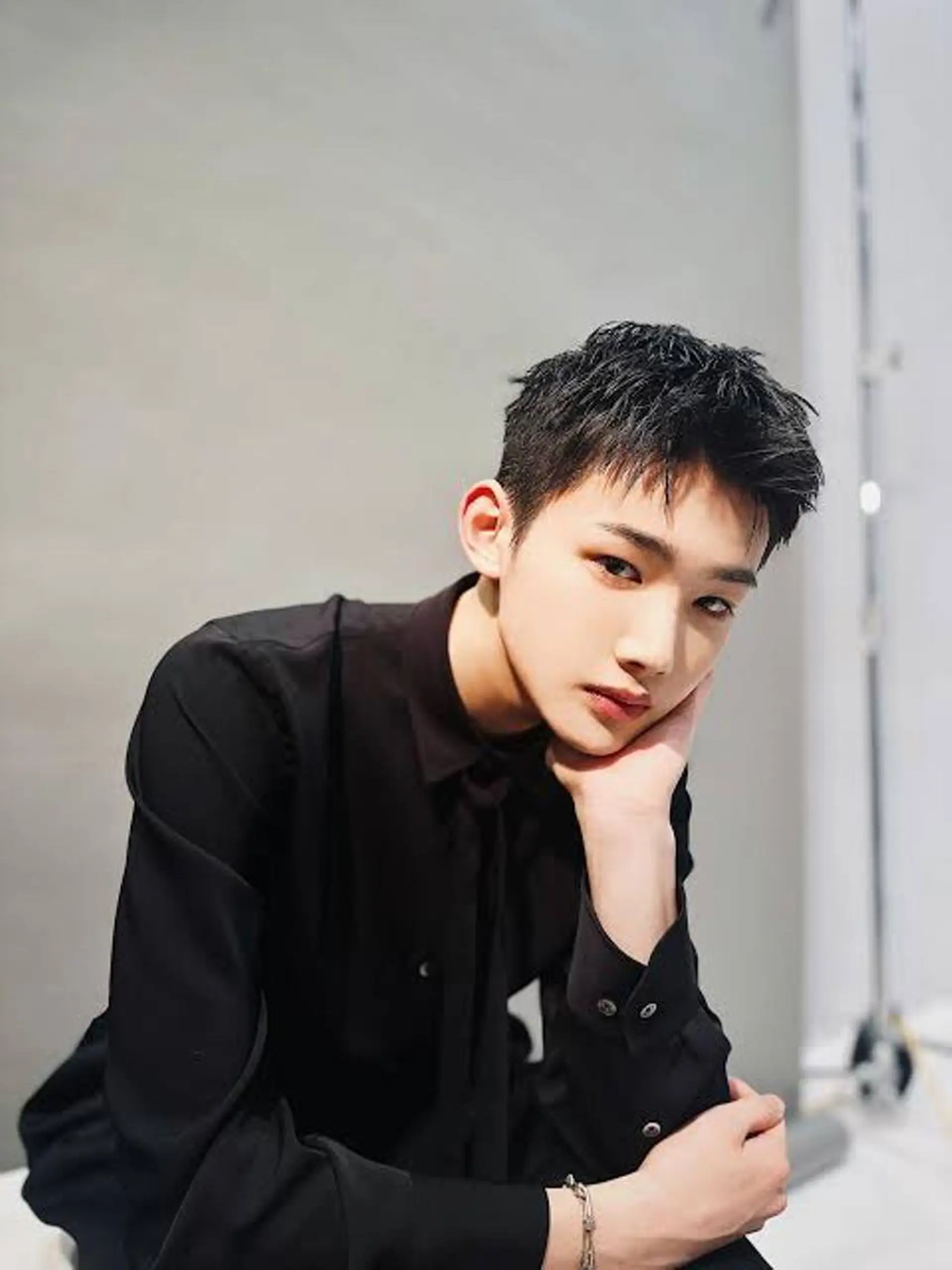 ショート メンズ ショートヘア RIN/韓国ヘア レイヤーカットのヘアスタイル