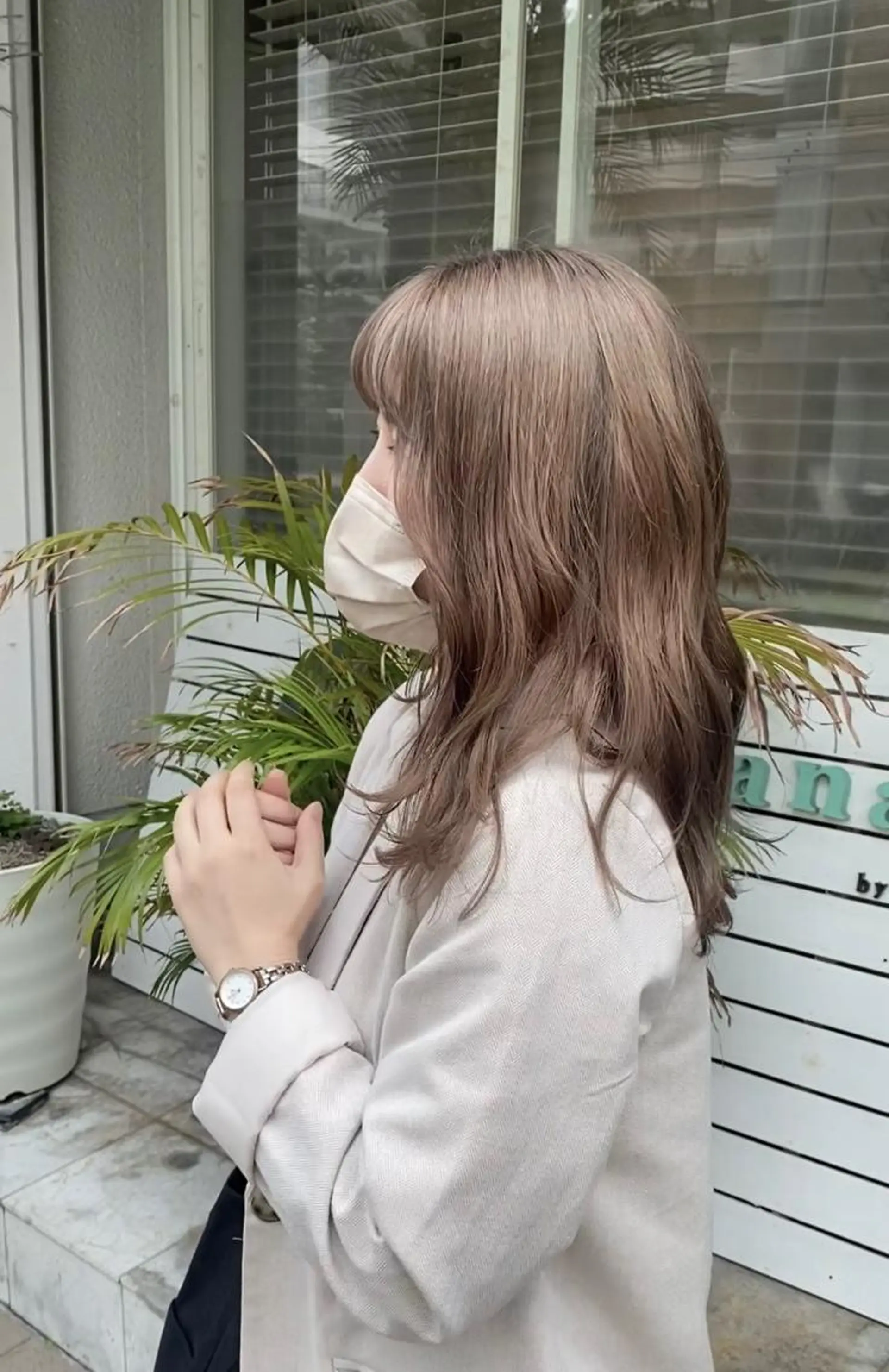 セミロング 西元 亜由美のヘアスタイル