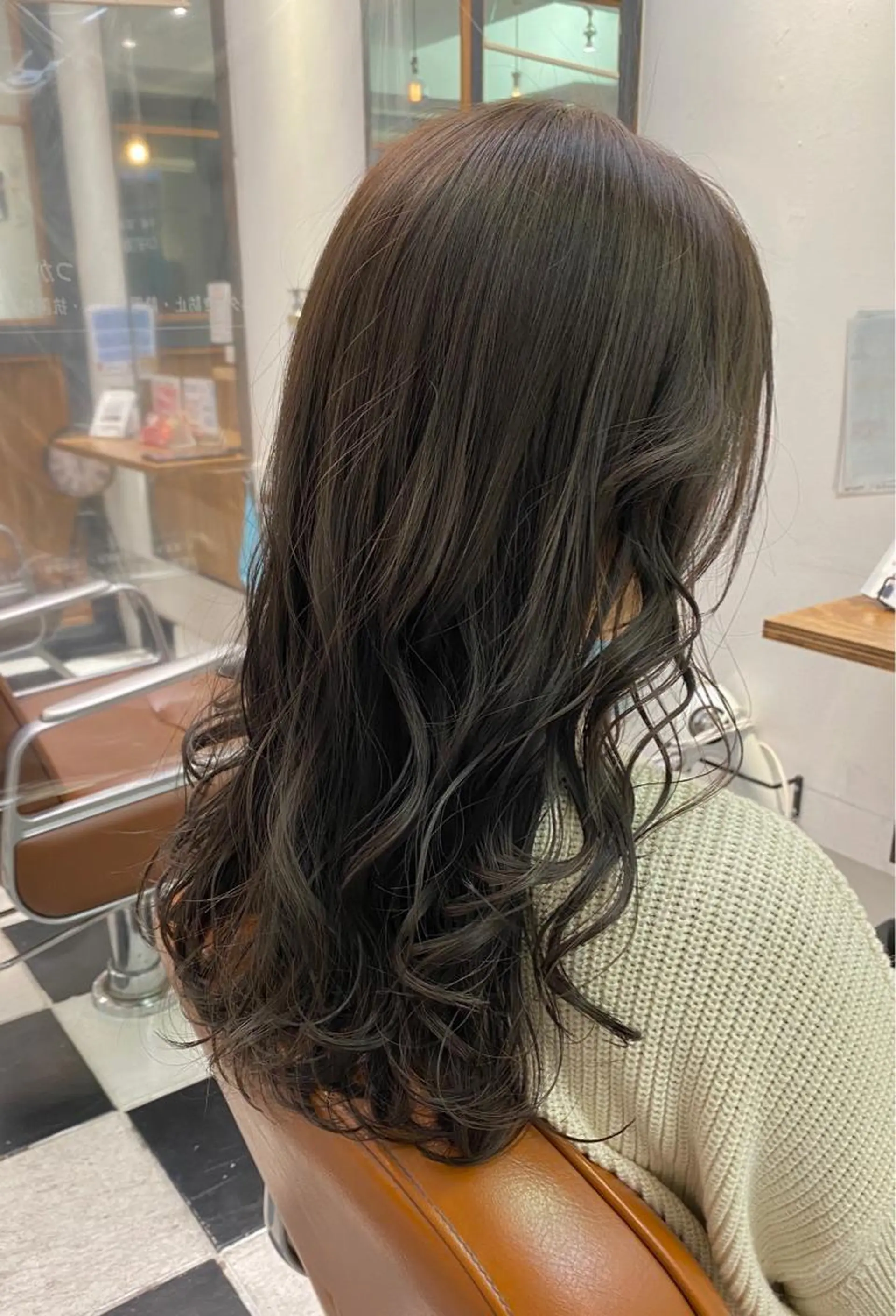 セミロング カラー グレージュ オリーブグレージュ オリーブグレー 🌕ホンブ ユウイチ【代表】🌕のヘアスタイル