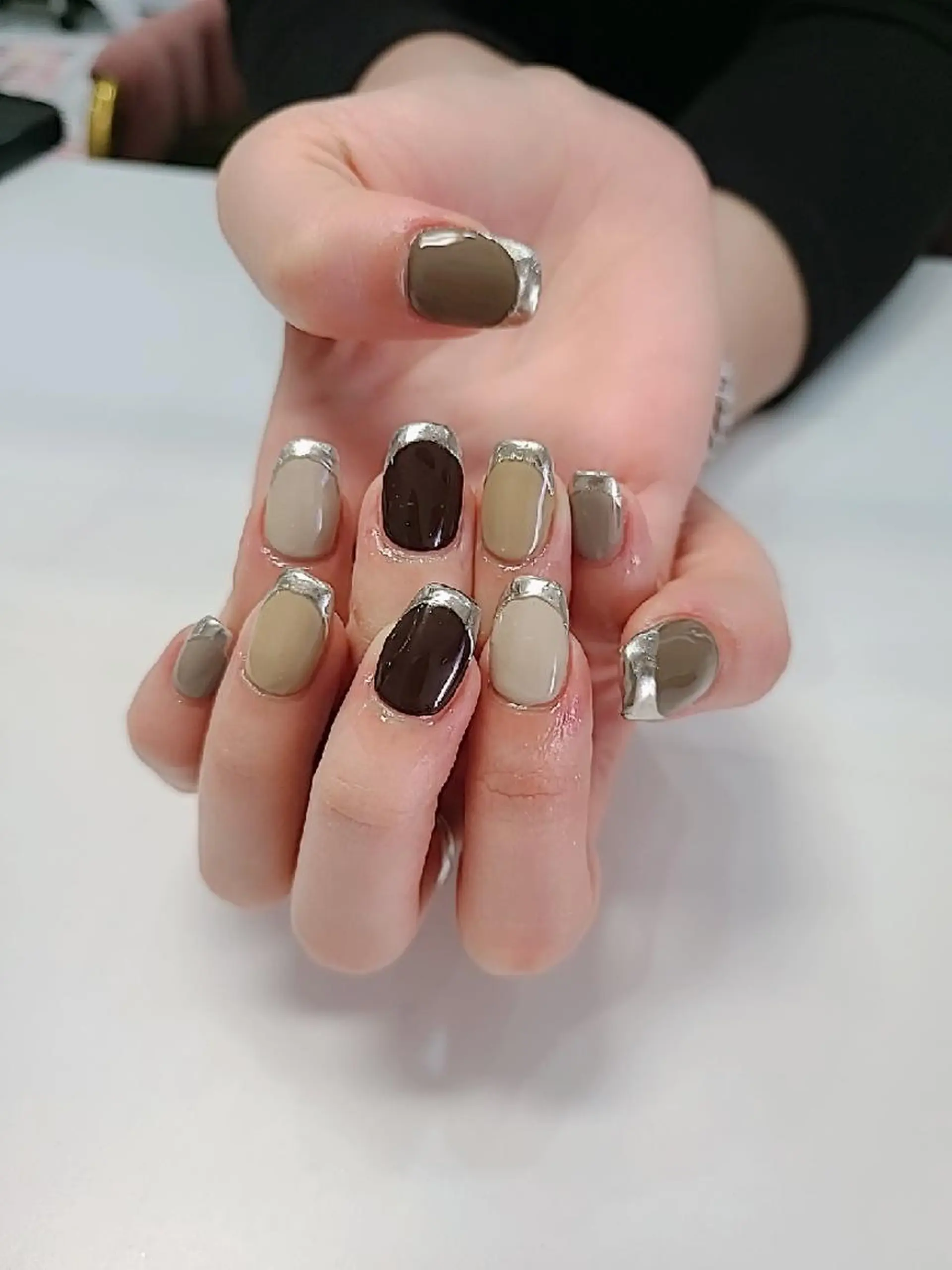 ネイル マツエク・マツパ アートネイル ビーケア自由が丘所属・えみ えみのネイルデザイン