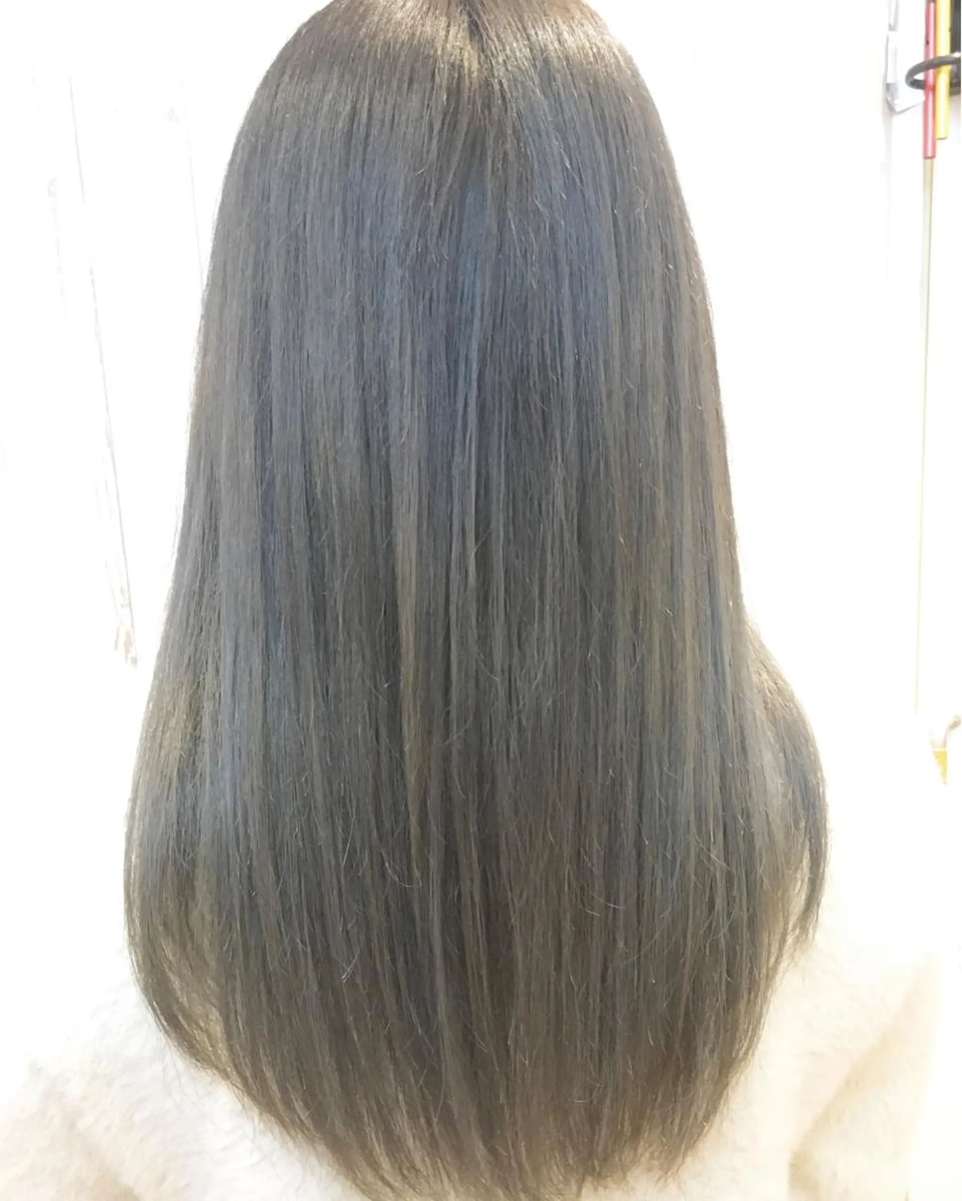 カラー ブリーチ グレージュ イルミナカラー 松田 和樹のヘアスタイル