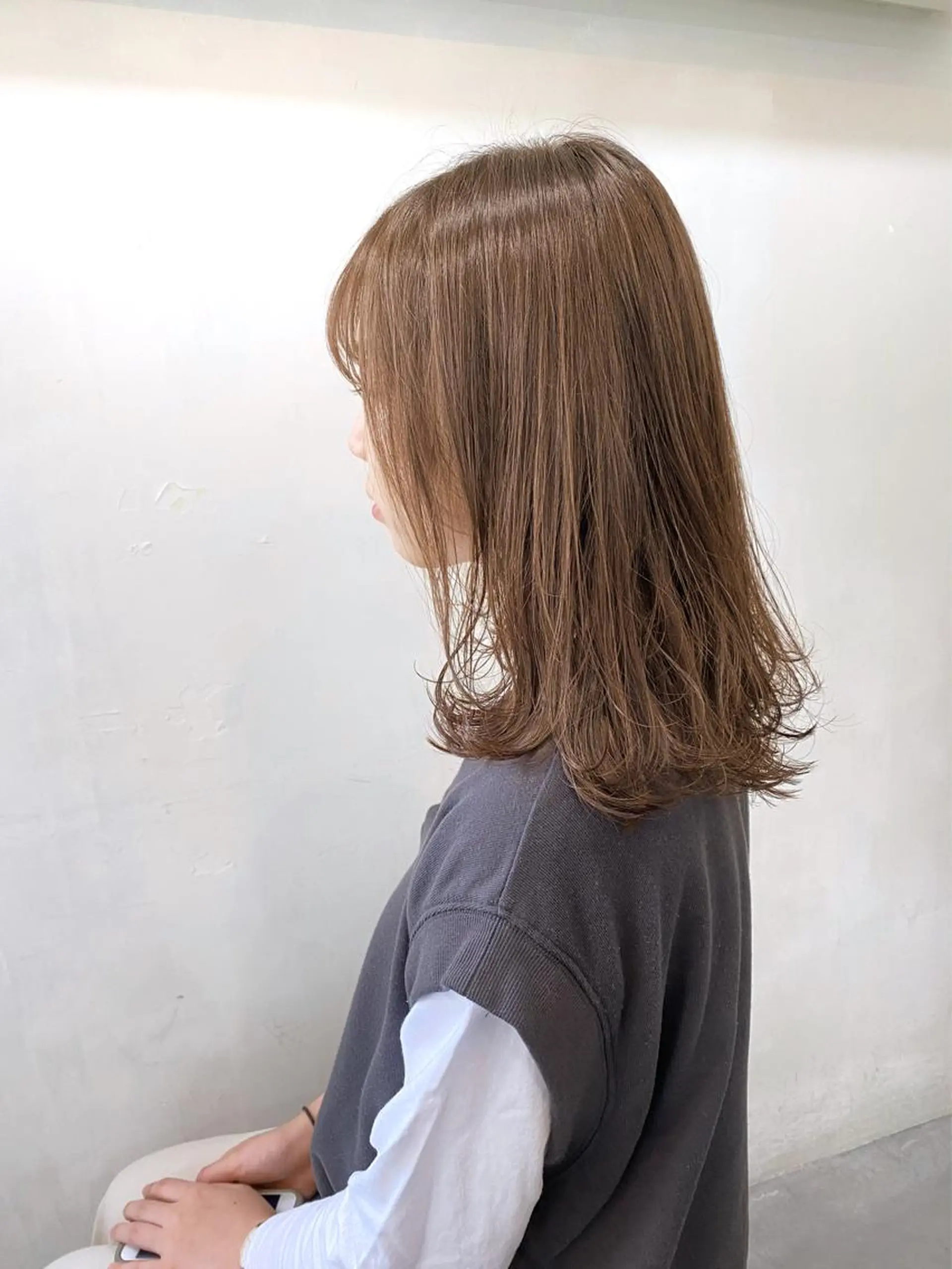 セミロング カラー ベージュカラー 進 詩織のヘアスタイル