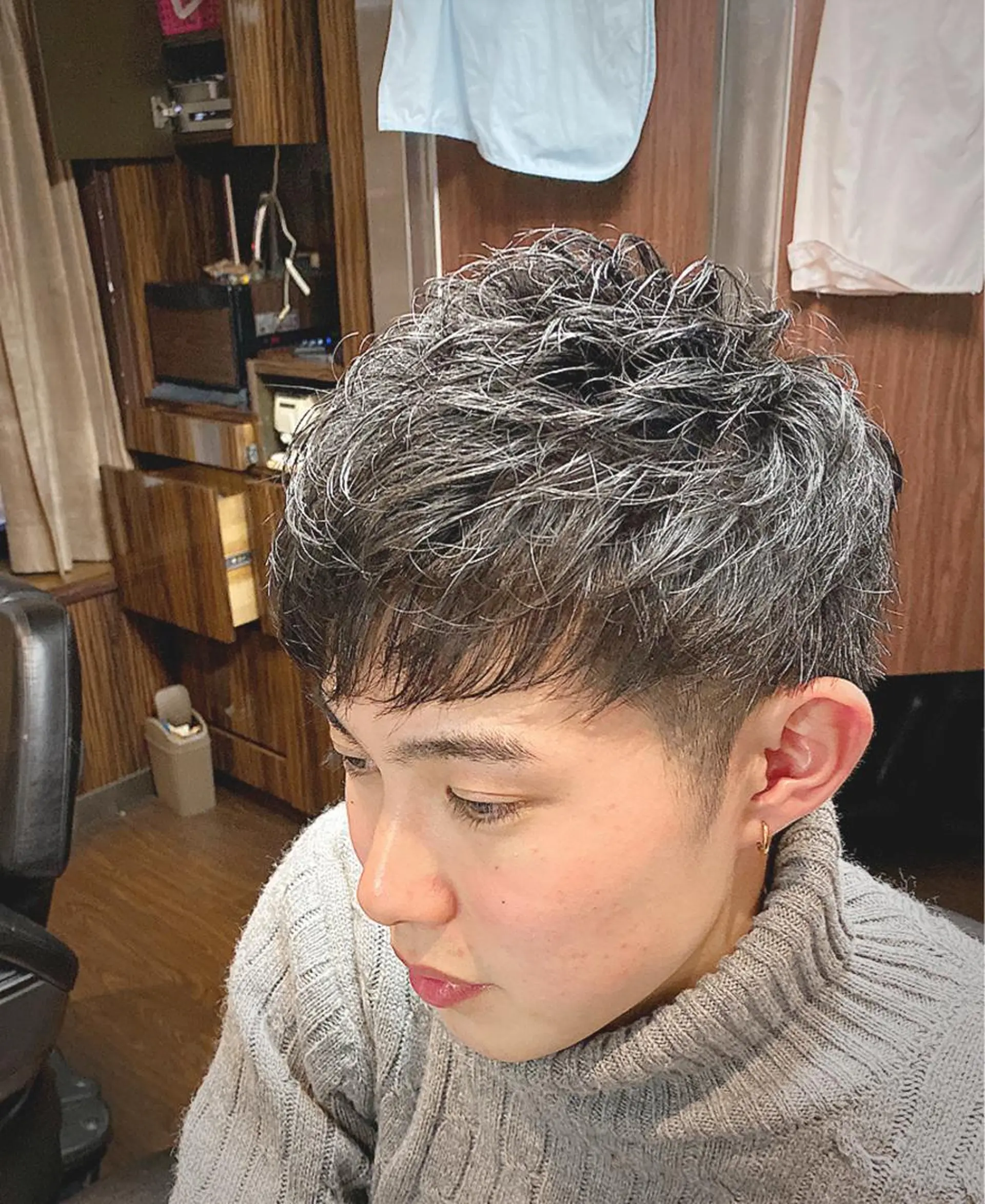 ショート パーマ メンズ 山田 哲平のヘアスタイル