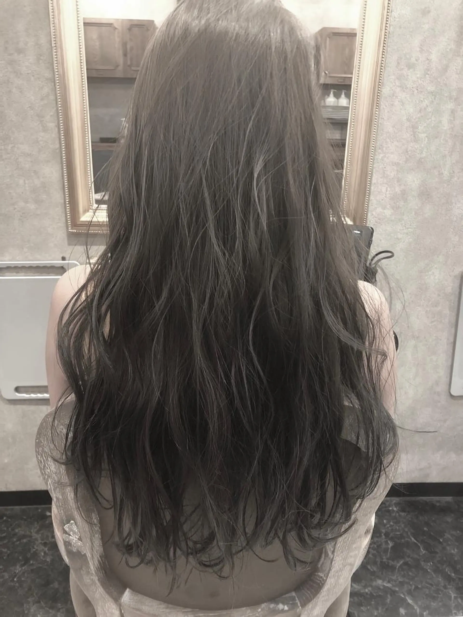 ロング カラー ヘアカラー 顔周りレイヤー/韓国 ブリーチminamiのヘアスタイル