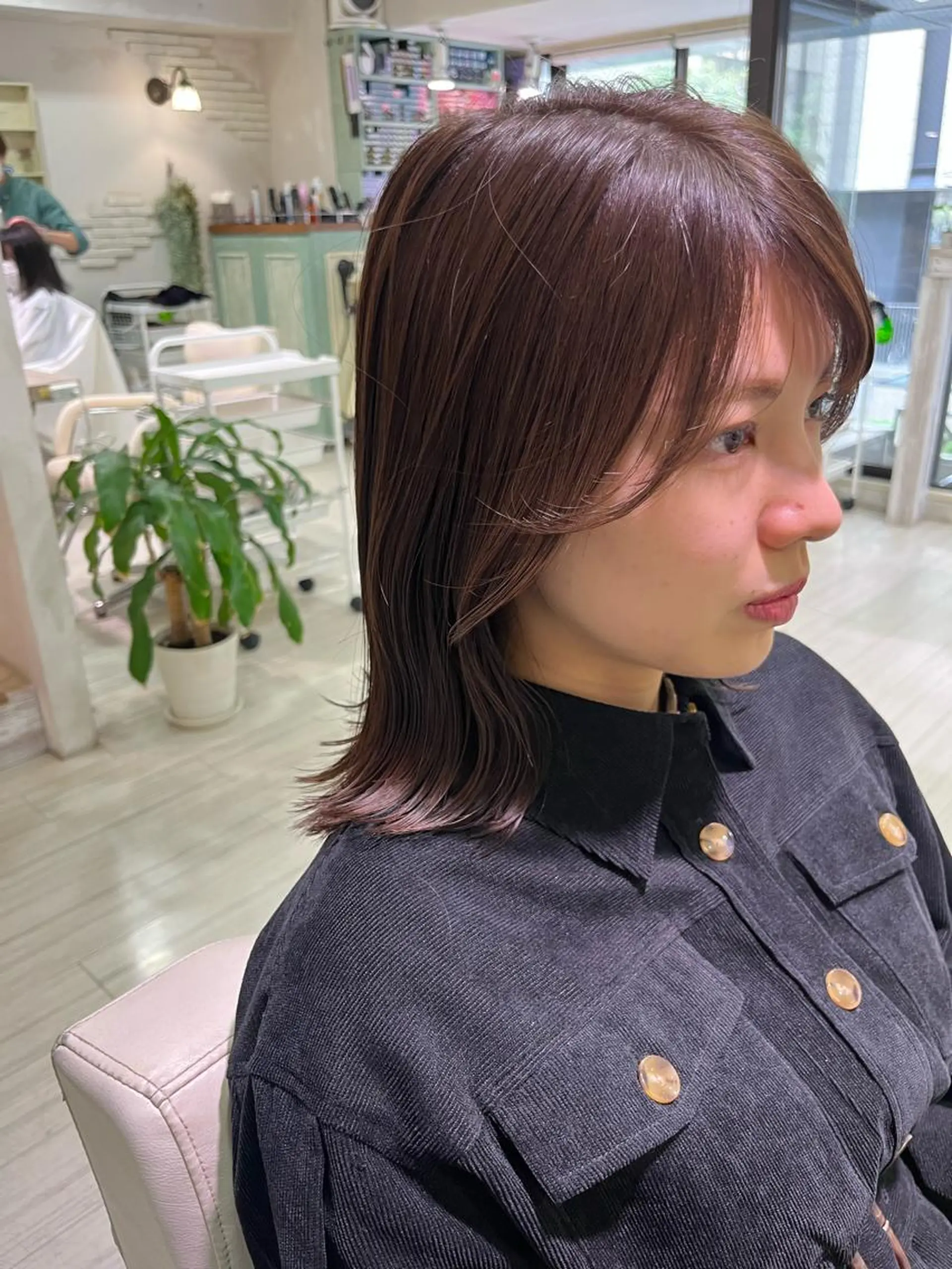 ミディアム くびれヘア 切りっぱなしロブ カット ヘアカラー トリートメント 坂口 愛のヘアスタイル