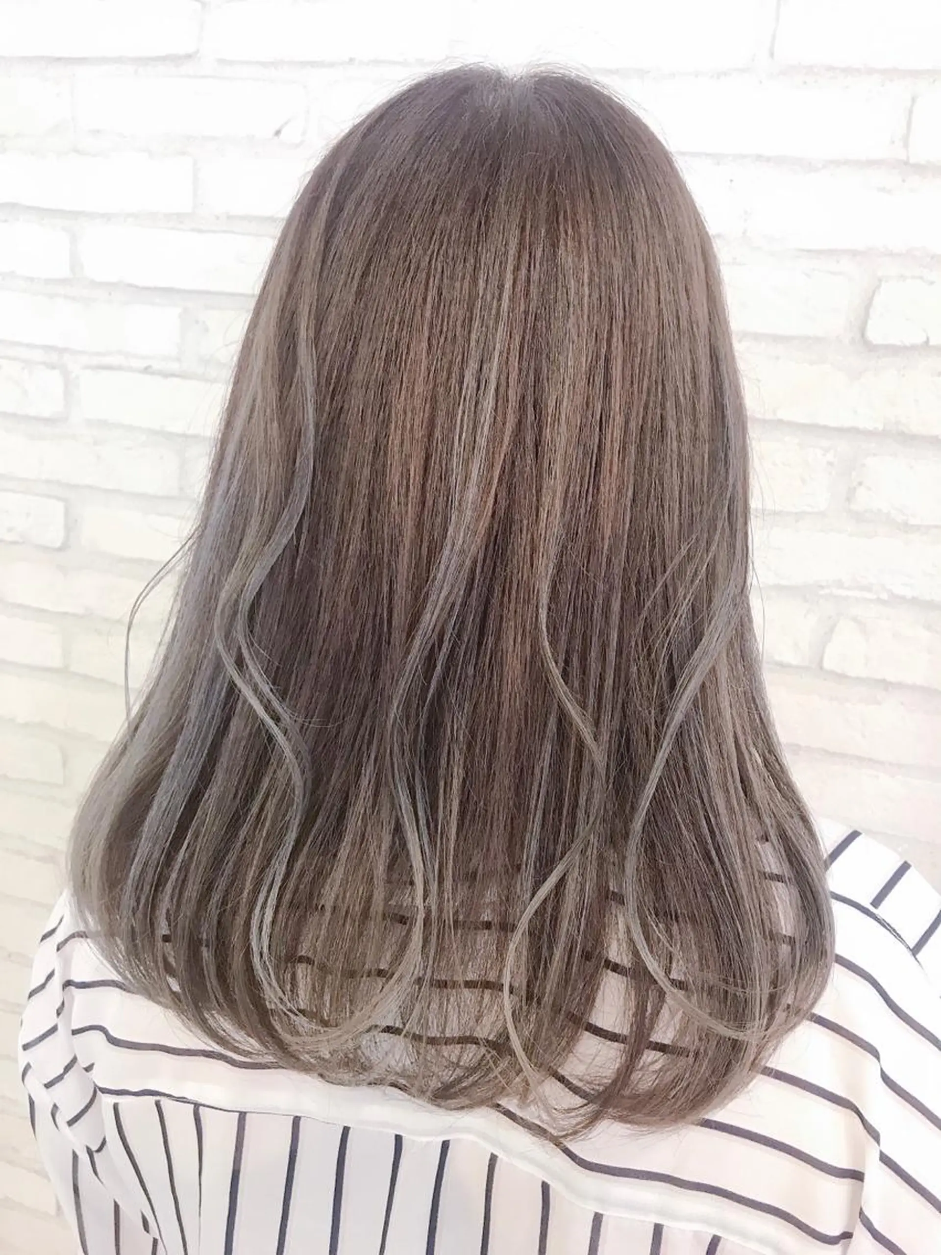 ミディアム カラー ハイライトカラー ハイライト 横浜🍒ルーツカラー エクステ／RIEのヘアスタイル