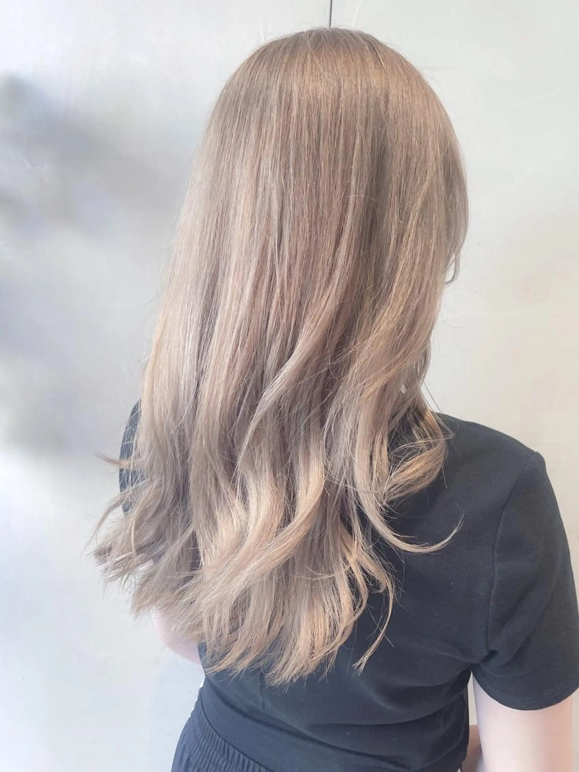 セミロング カラー 暗髪🐈‍⬛艶髪☔︎ 愛弥のヘアスタイル