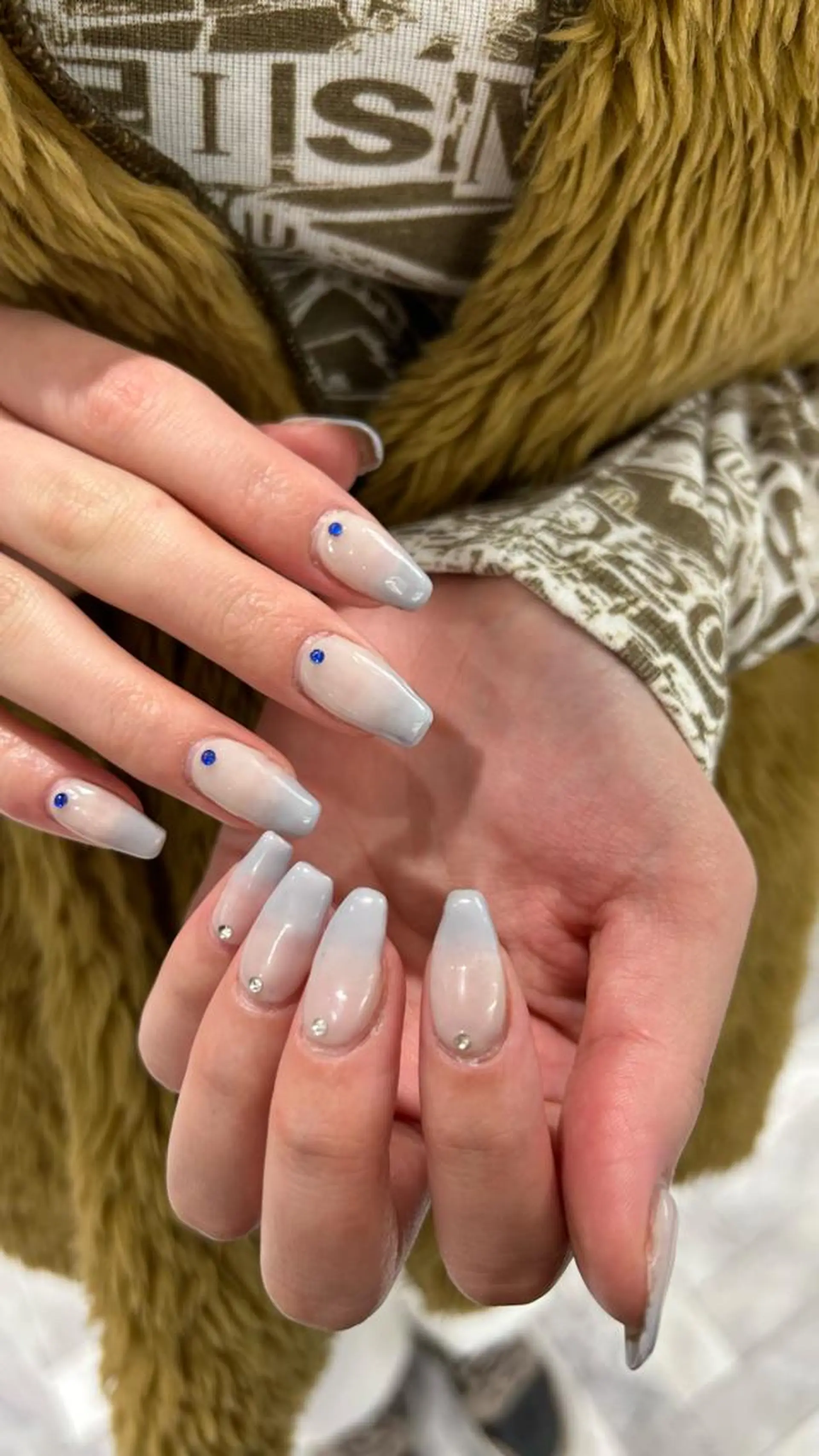 カラー ネイル マツエク・マツパ グラデーションカラー ジェルネイル ガーリー グラデーション 水色 ハンドネイル mai🤍縮毛酸性ス トレート/アイリストのヘアスタイル