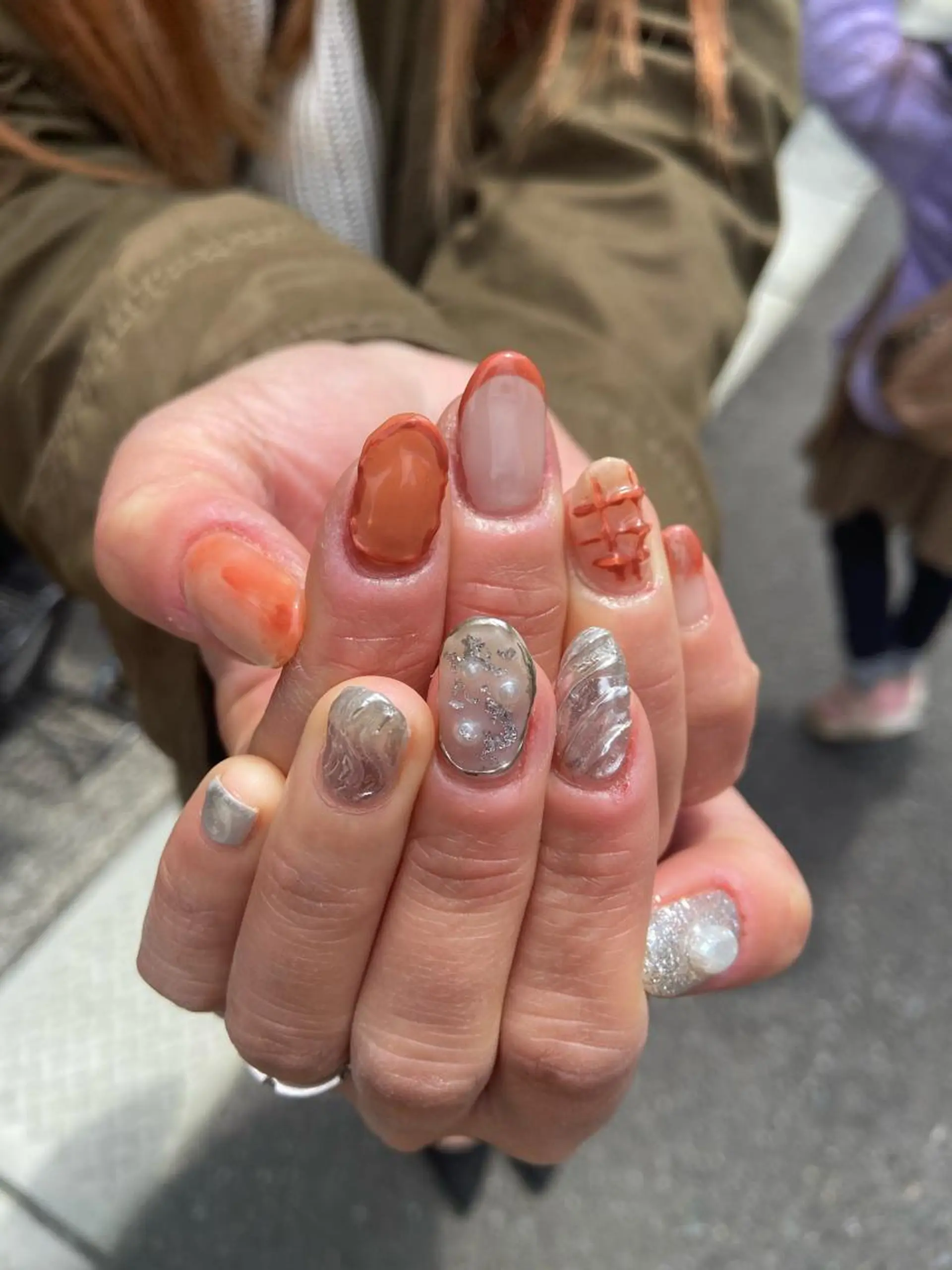 ネイル アートネイル ニュアンスネイル オレンジ シルバー 春ネイル . unffのネイルデザイン