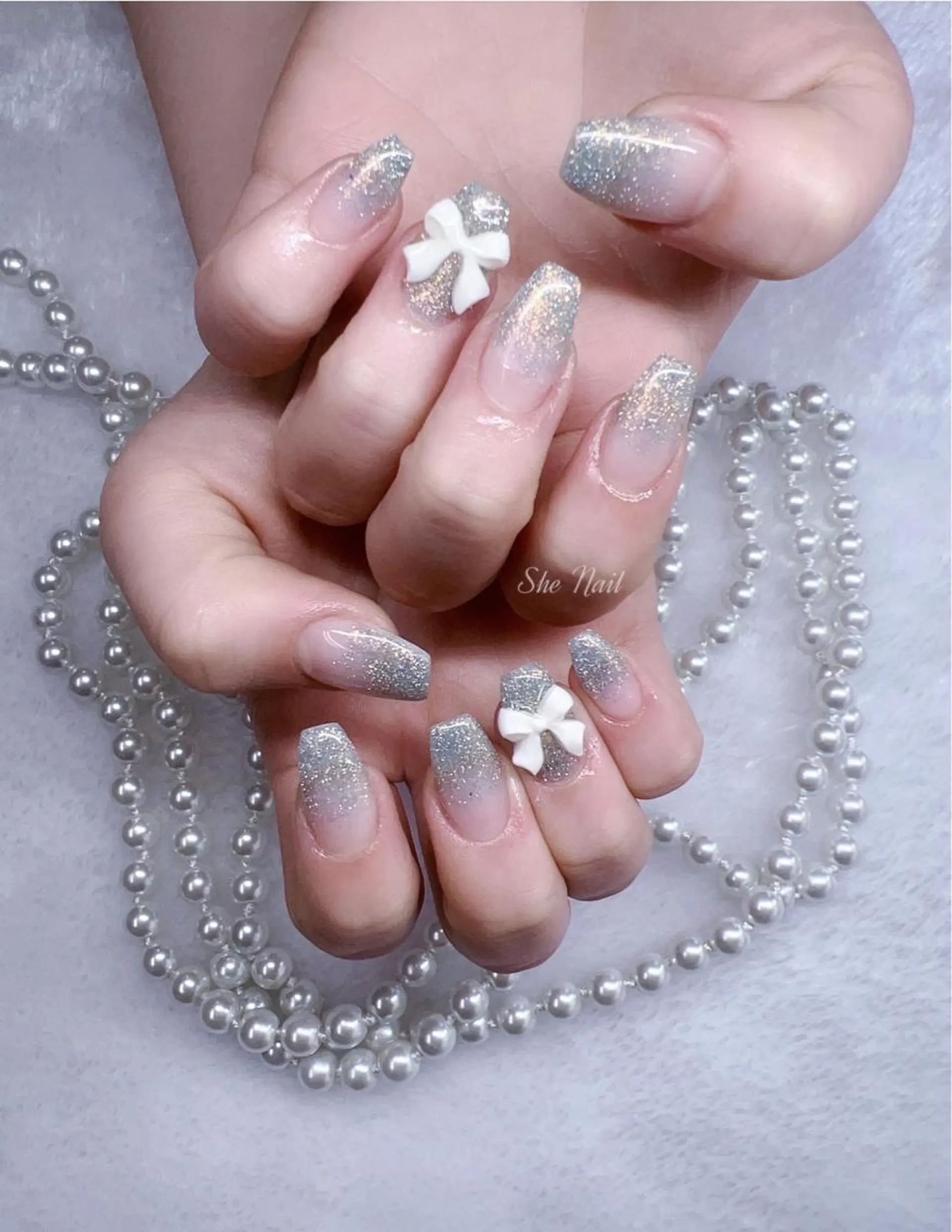 ネイル チークネイル 長さ出し グラデーション ラメ(グリッター) ラメグラデーション ハンドネイル She   Nail所属・ISA_ BELLAのネイルデザイン