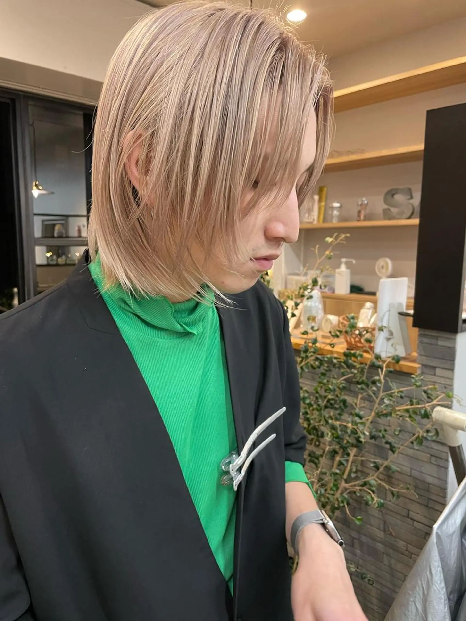 ショート カラー ベージュカラー ミルクティーベージュ 今だけカット無料✨ 表参道美容師　井出光のヘアスタイル