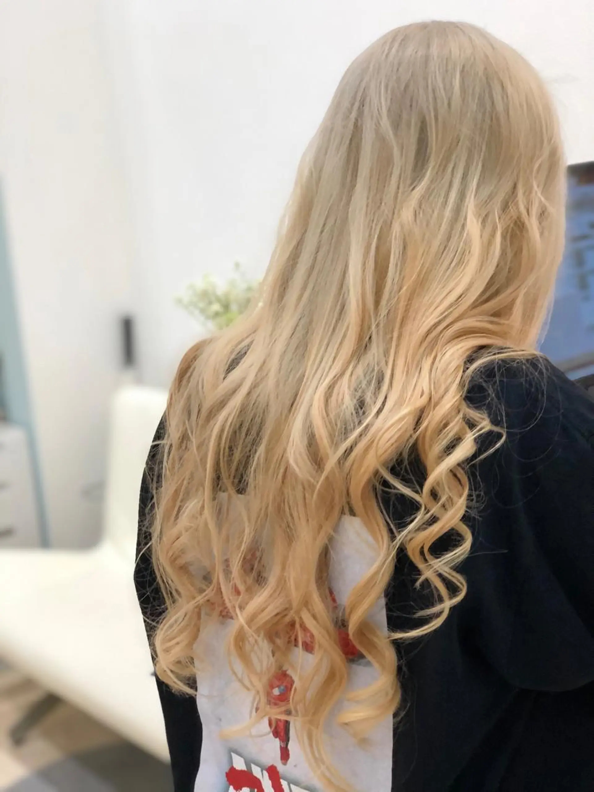 ミディアム カラー マツエク・マツパ ブリーチ ヘアカラー 堀井 凌平のヘアスタイル