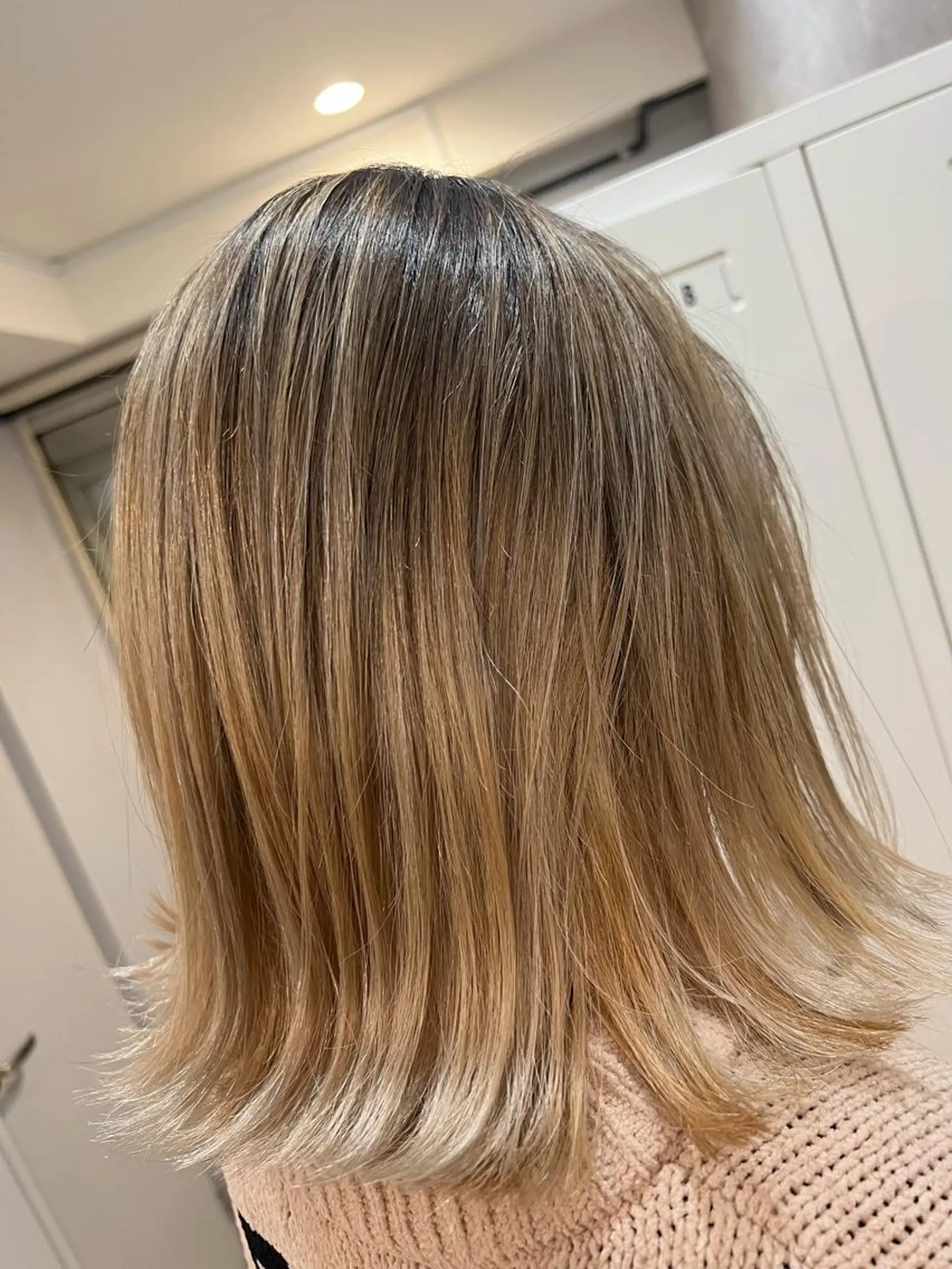 カラー バレイヤージュ ベージュカラー ブリーチ ヘアカラー 寺嶋 貴大のヘアスタイル