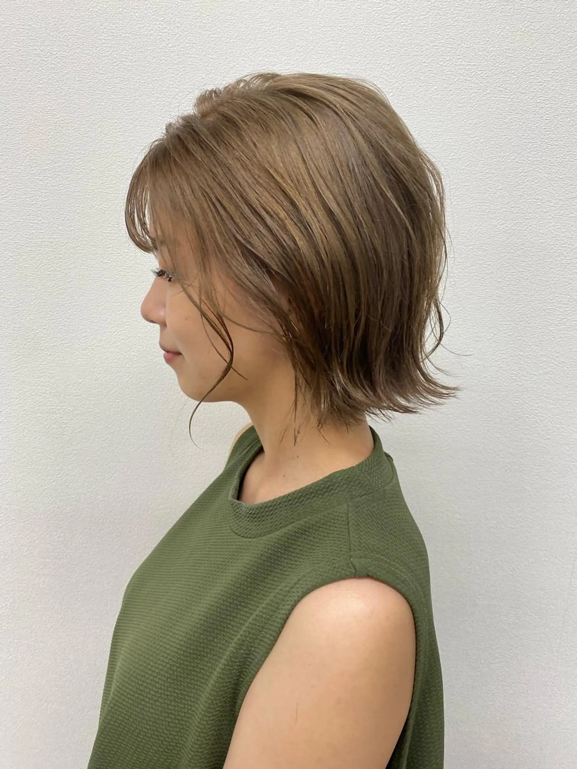 ミディアム カット ヘアカラー トリートメント 髪質改善韓国レイヤー SHIORI🦋のヘアスタイル