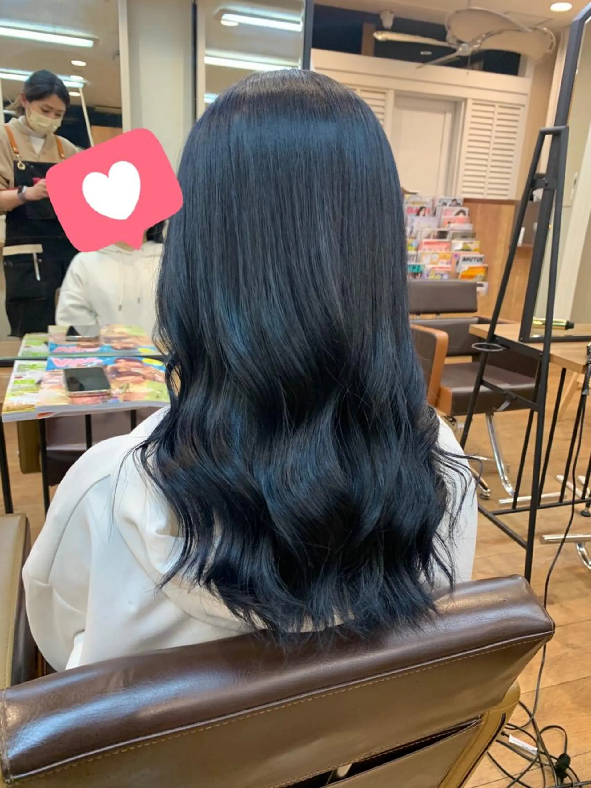 セミロング カラー 黒髪 ブルーカラー ブルーブラック ヘアカラー yuri🌼 NUMBER 天王寺のヘアスタイル