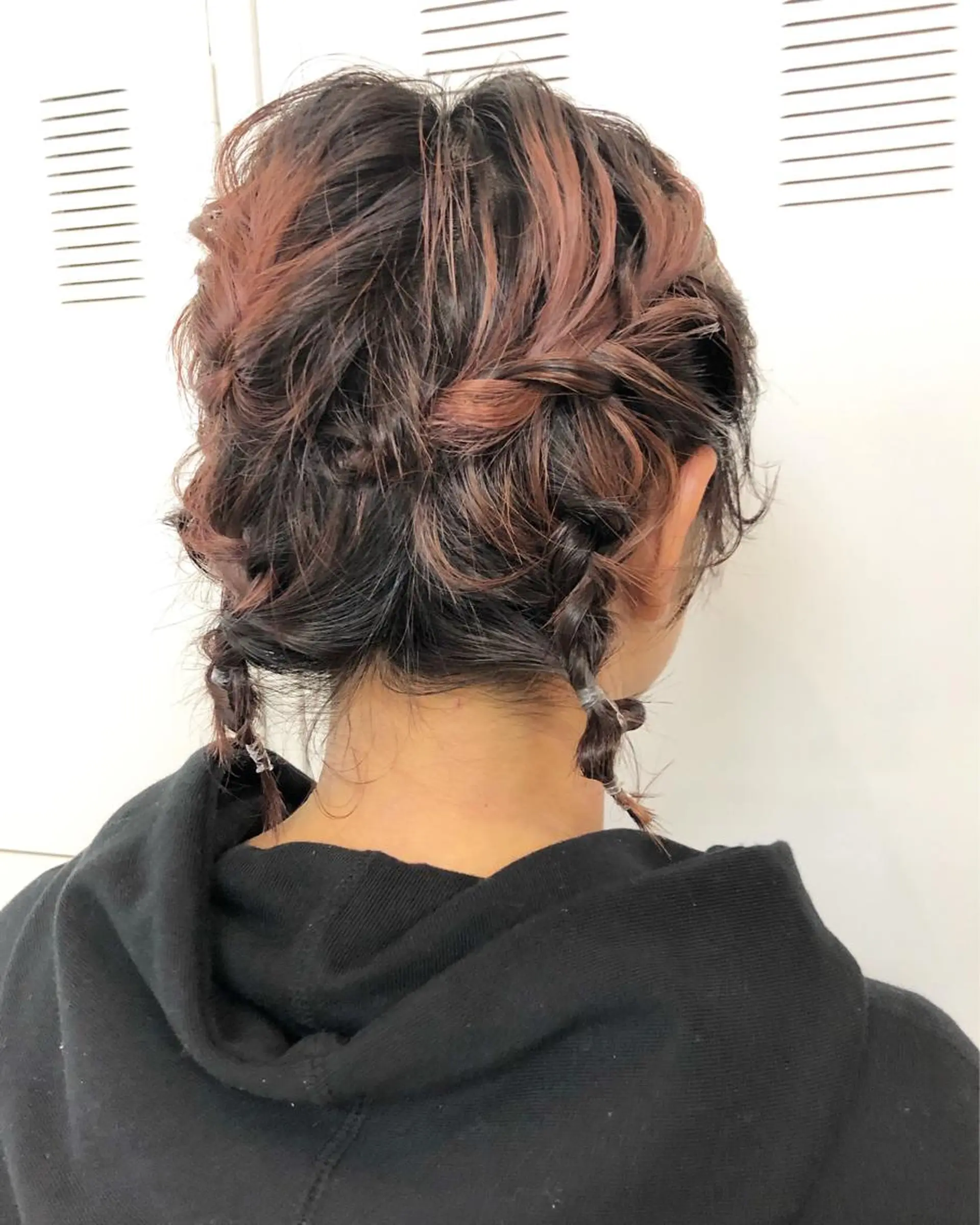 ショート ヘアアレンジ クロスパーマ× 透明感カラー✂︎のヘアスタイル