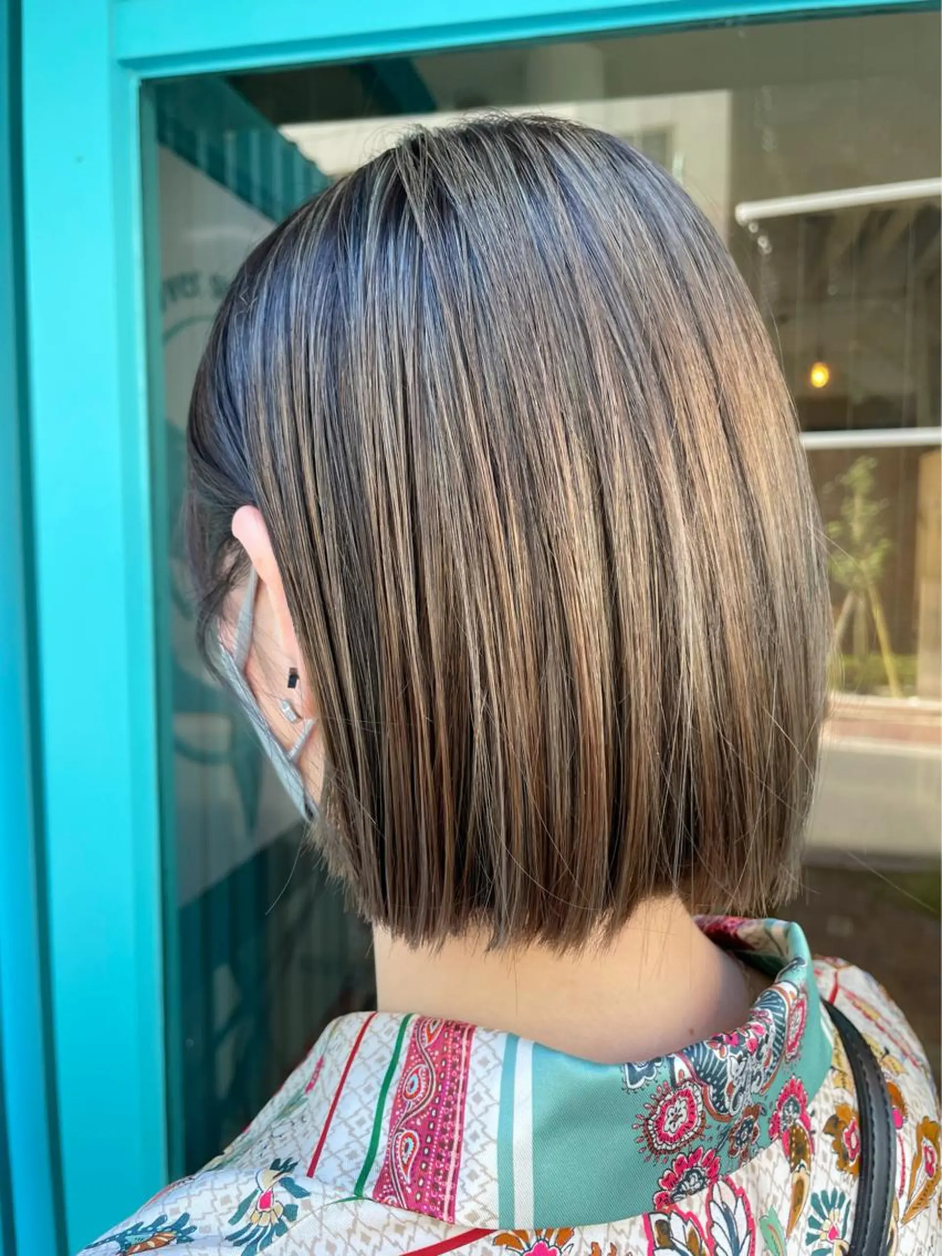 ミディアム カラー 切りっぱなしボブ ボブ ヘアカラー トリートメント 佐藤 魁人のヘアスタイル