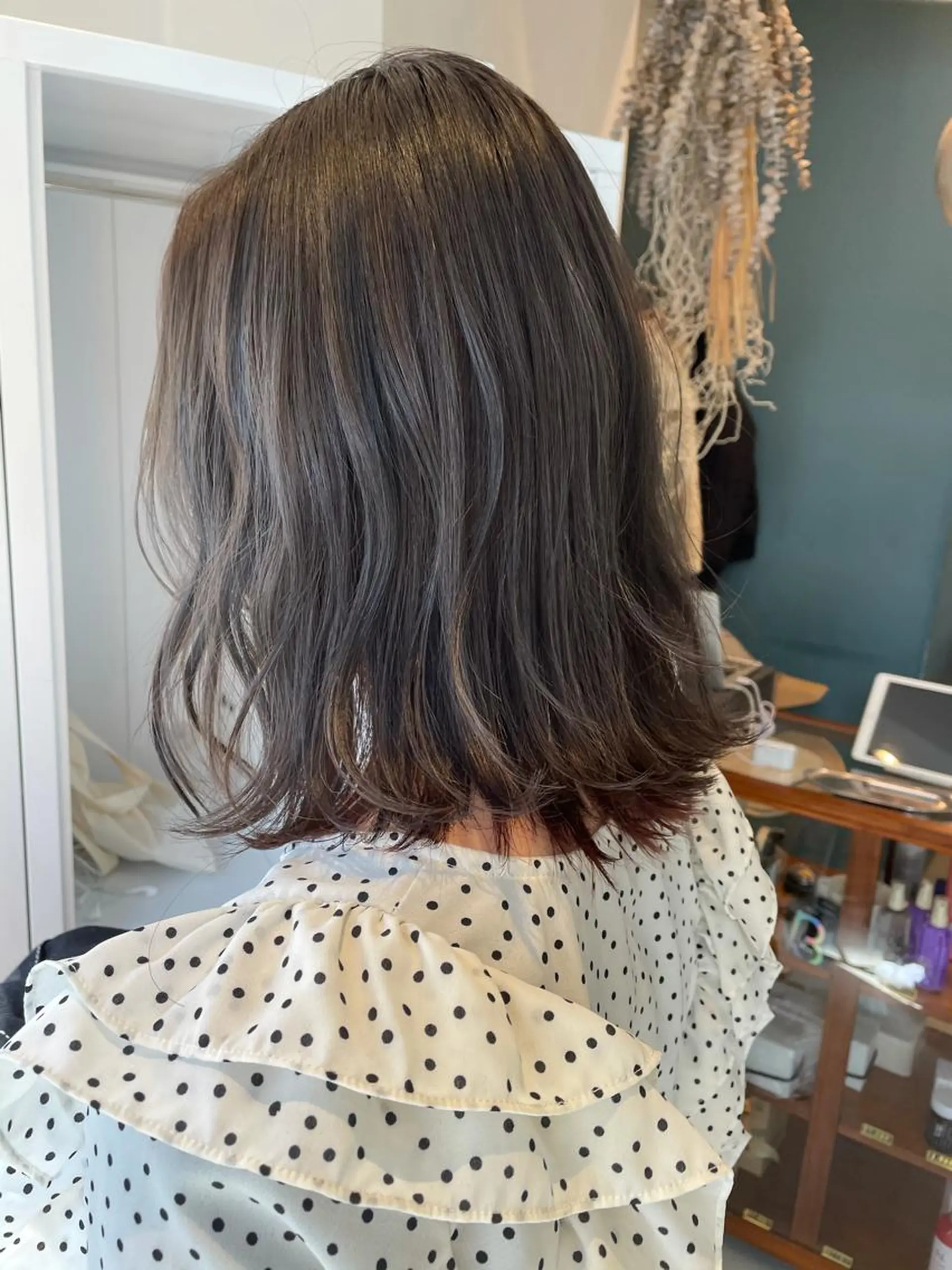 ミディアム カラー アッシュ ブリーチ 透明感カラー ラベンダーカラー ラベンダーアッシュ ヘアカラー 中目黒🌼 🌼ハナのヘアスタイル