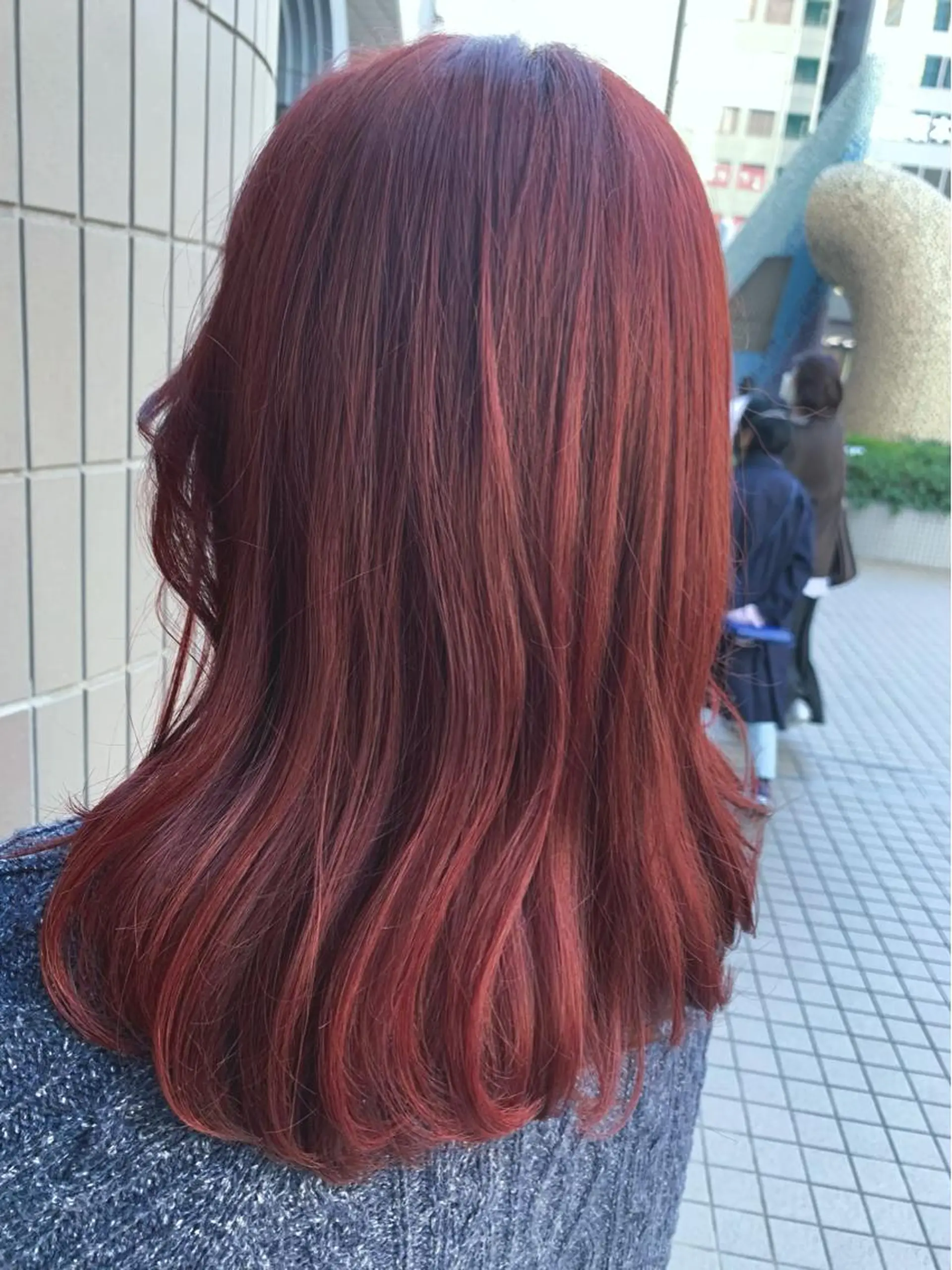 セミロング カラー レッドカラー Zina天王寺 CHIAKIのヘアスタイル