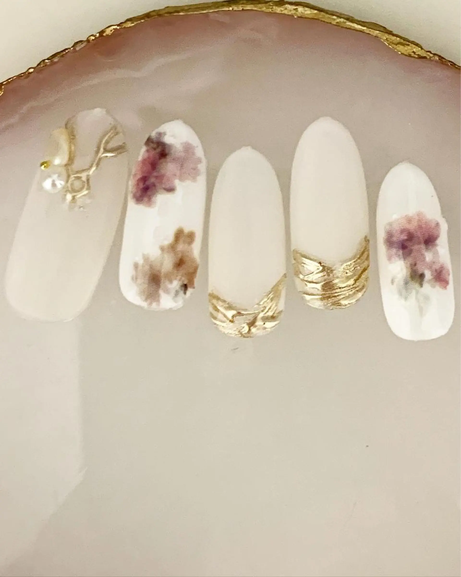 ネイル 新山 聖のネイルデザイン