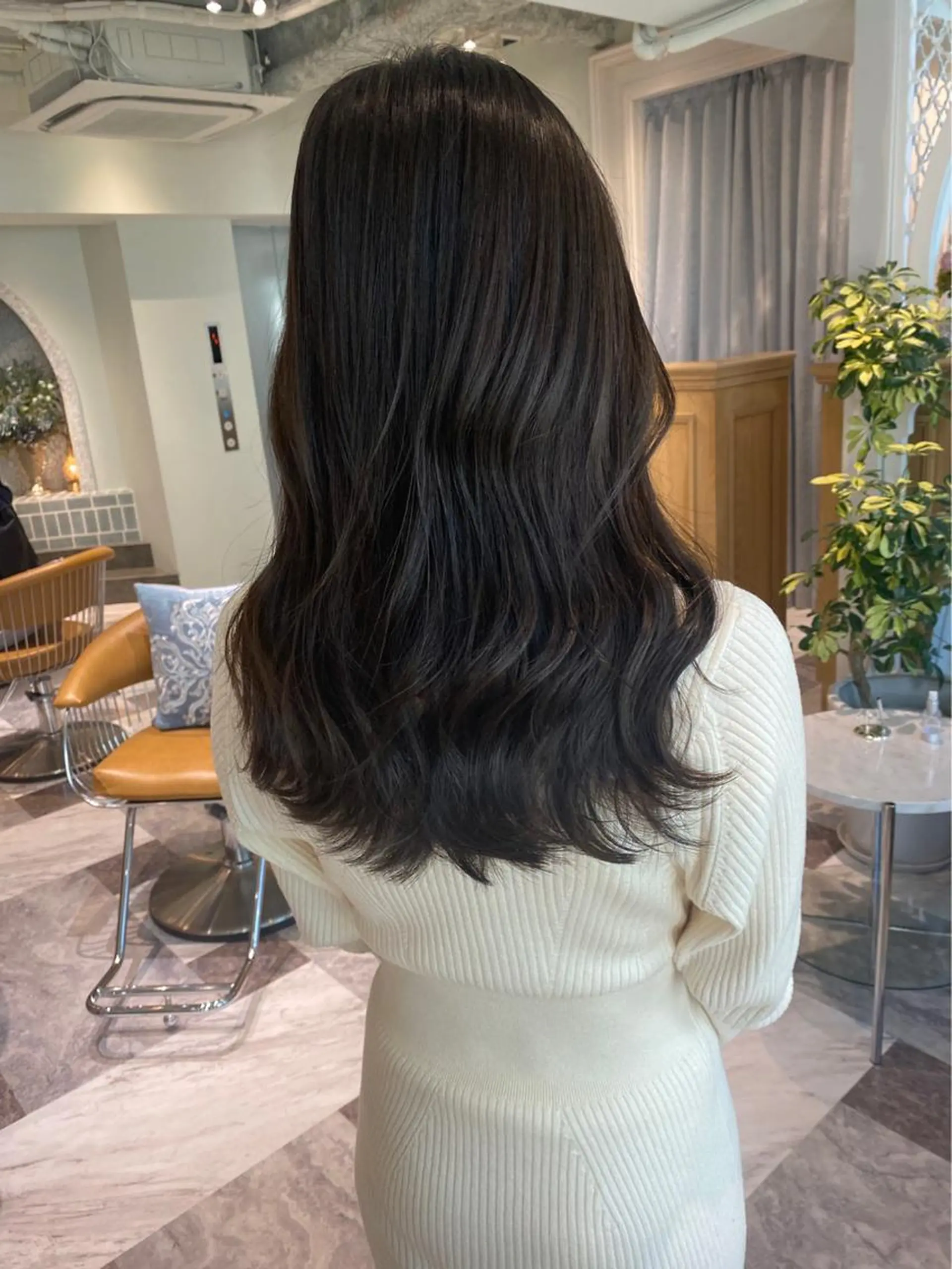 セミロング カラー カット ヘアカラー トリートメント レイヤーカット/ 顔周り 五島巨幹のヘアスタイル