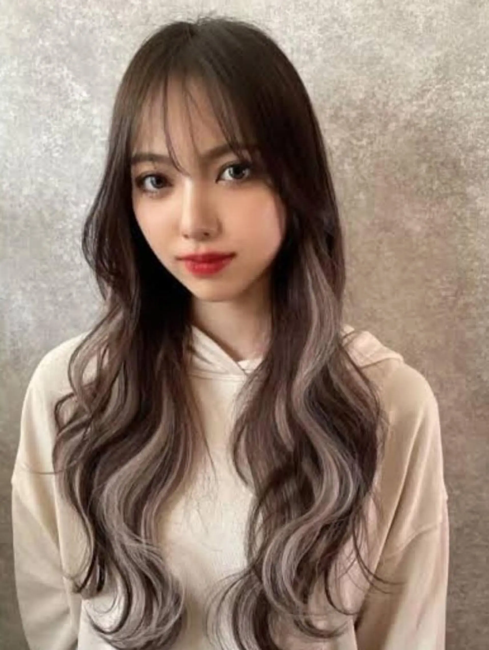 セミロング ✨️韓国風カラー✨️ 最高級エクステ✨️のヘアスタイル